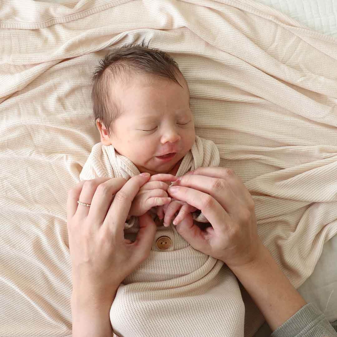  Oatmeal Bamboo Waffle Newborn Baby Knot Gown & Hat Set、mySite、layawaytickets