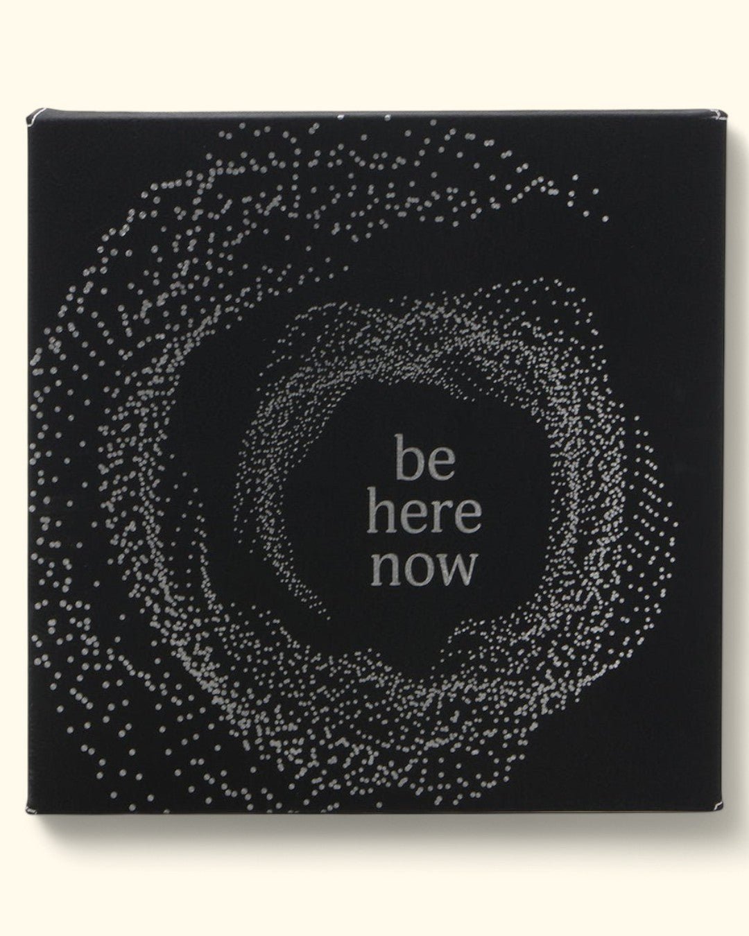 Be Here Now Leatherette Black and Silver Inspirational Wall Hanging、mySite、topwebapps