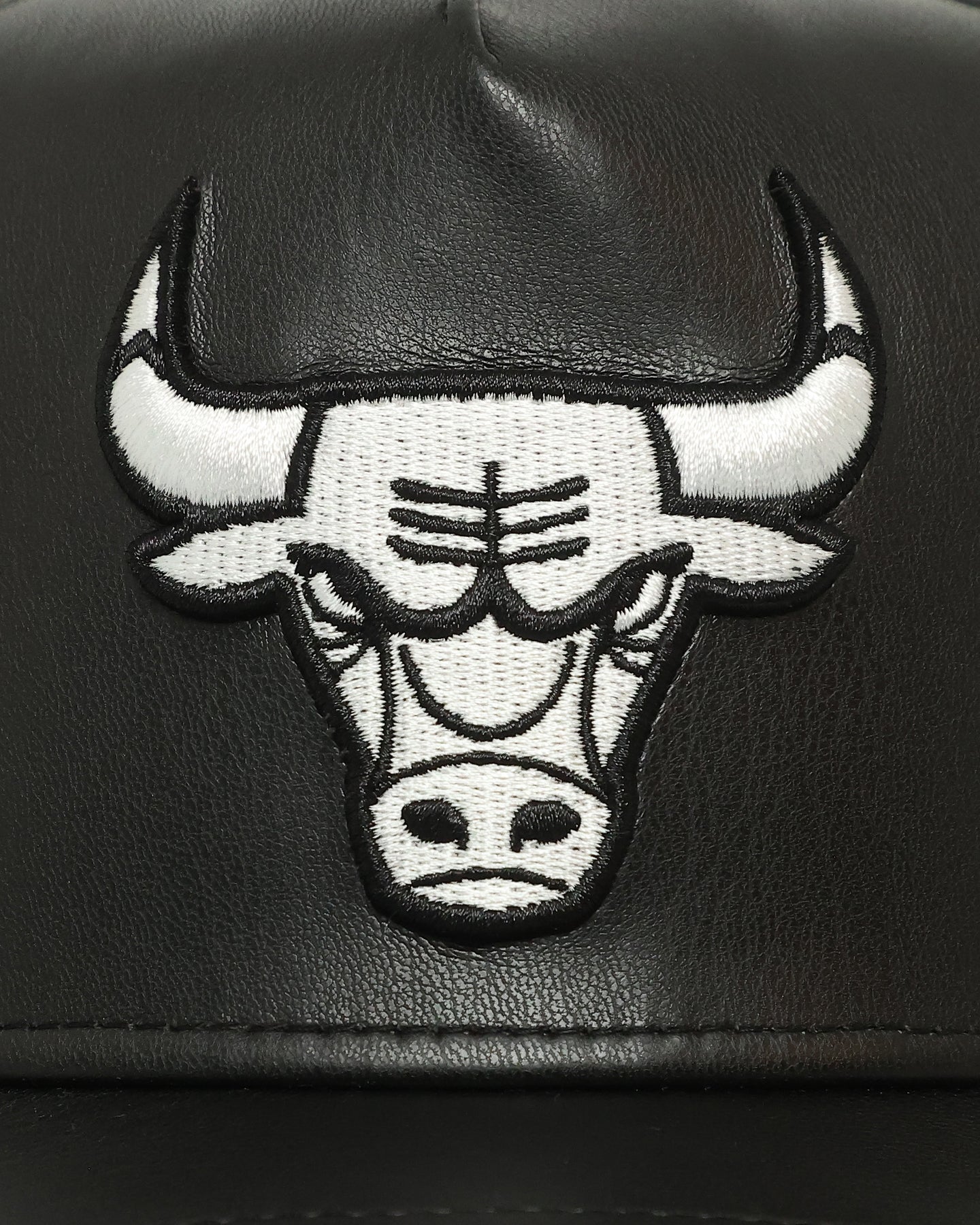 New Era Chicago Bulls 'PU Leather' 9FORTY K-Frame Strapback Black/White、mySite、zt4zffjzw