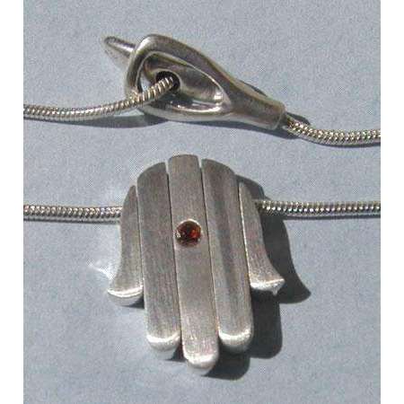 Michael Bromberg Hamsa Hand Necklace with Garnet、mySite、topwebapps