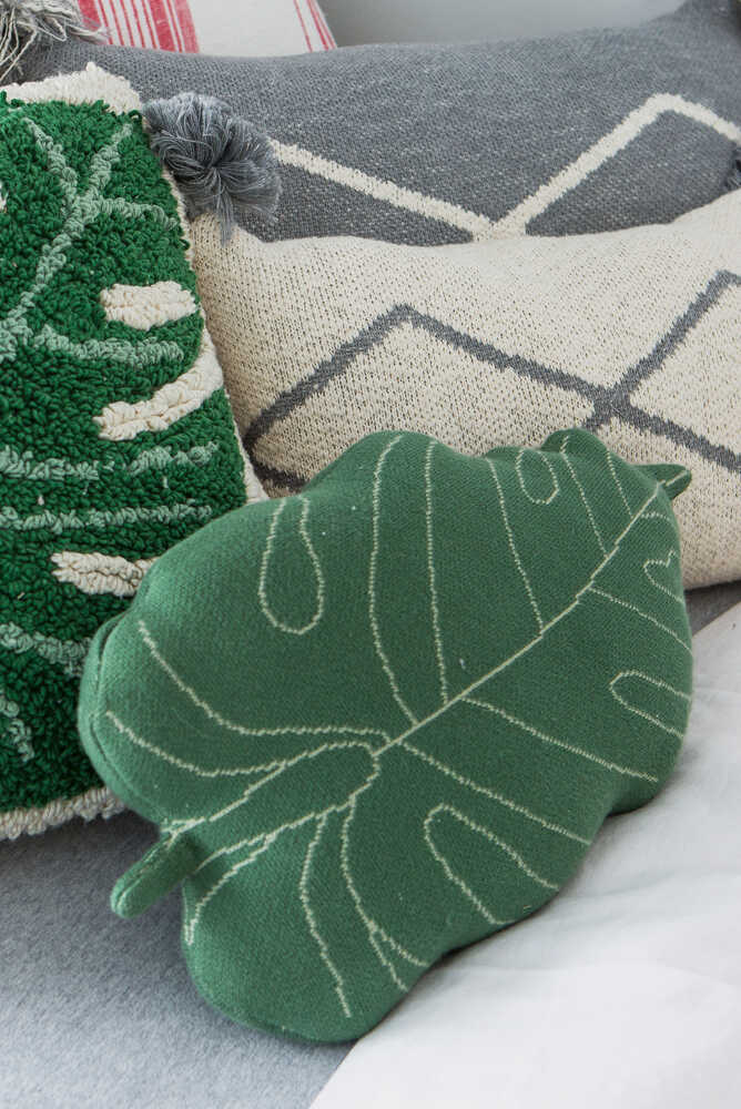 KNITTED CUSHION BABY LEAF、mySite、gigharbornorthrealestate