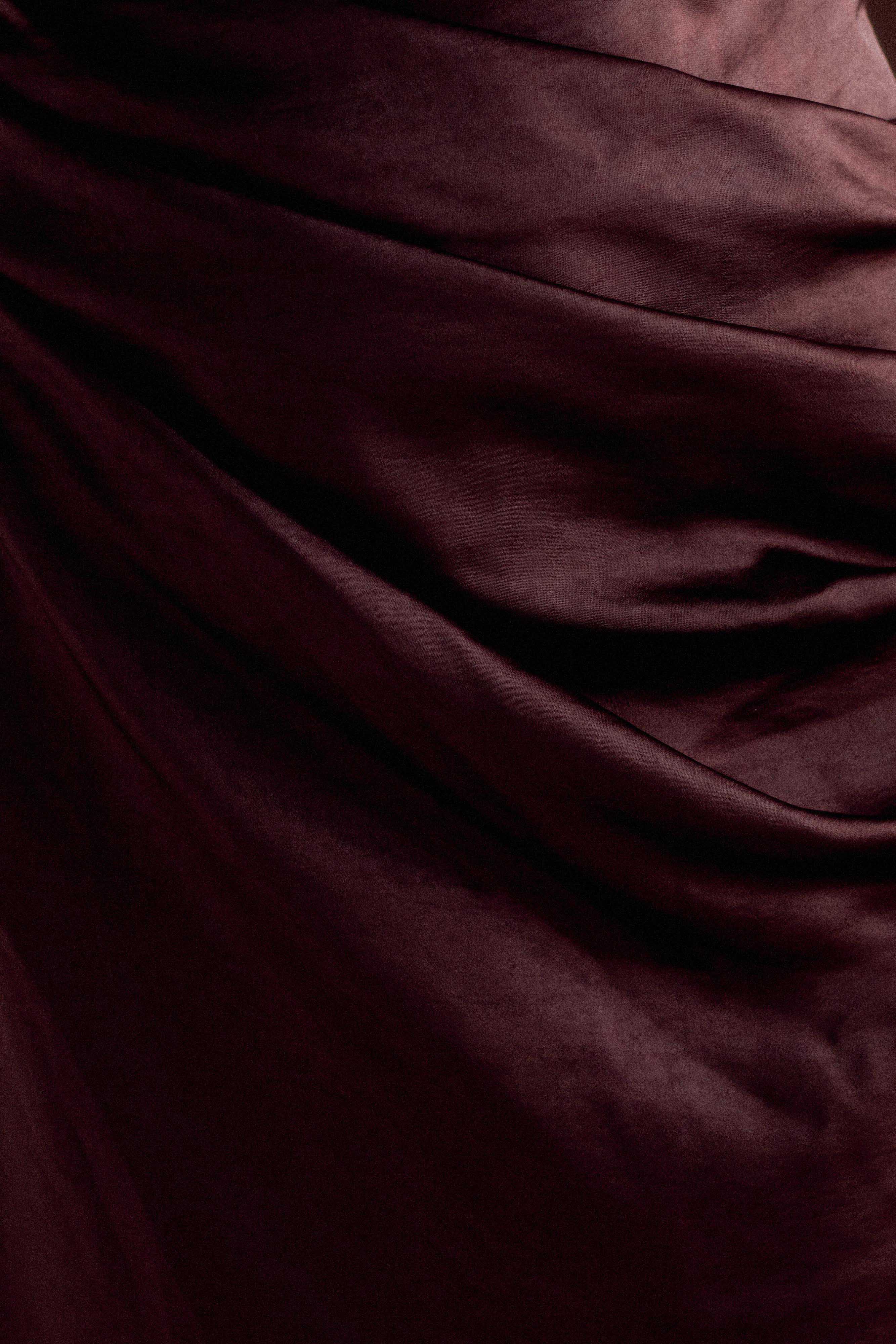 Dalia Off Shoulder Satin Maxi Dress - Dark Chocolate、mySite、solidvoid