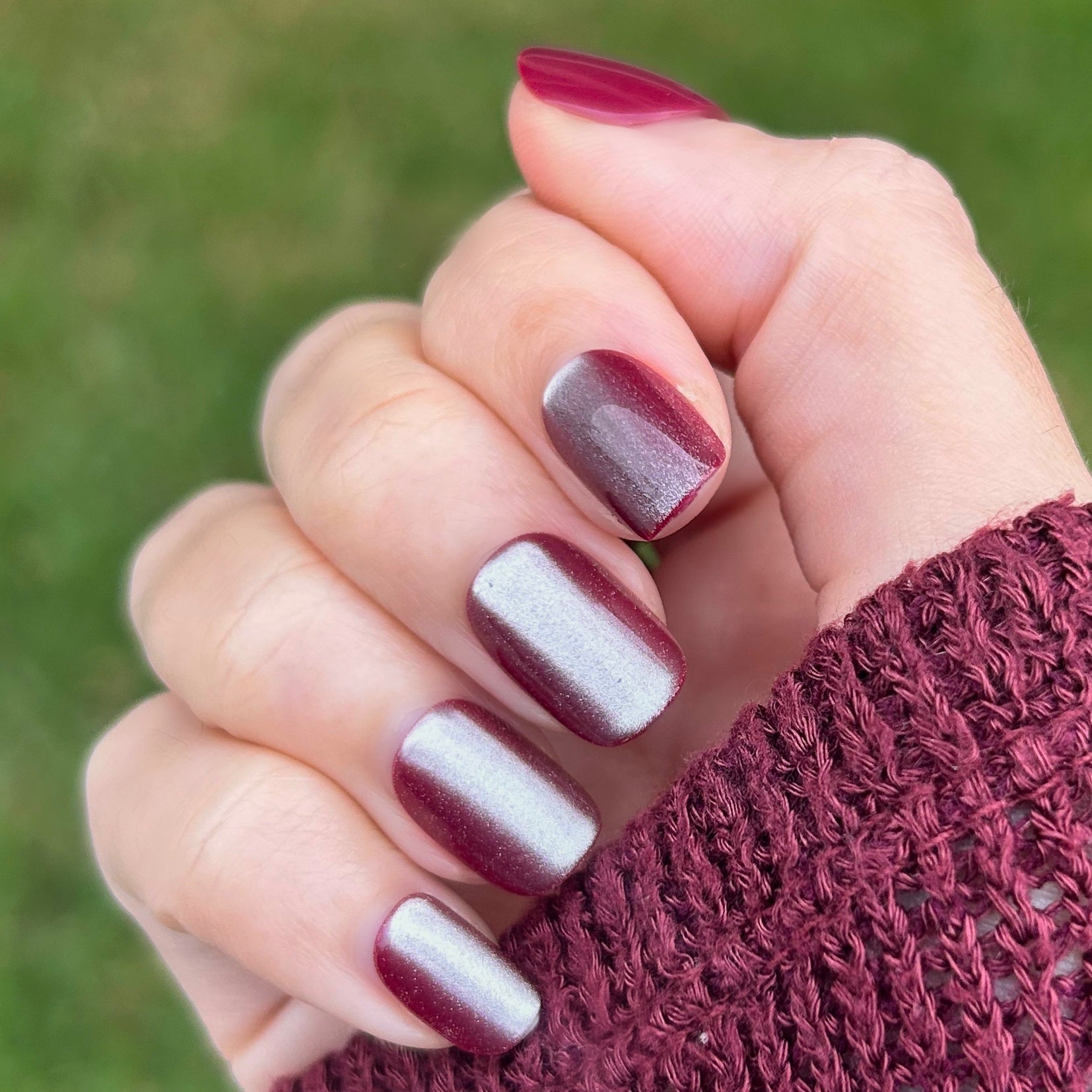 Velvet Berry - Press-On | Extra Short | Squoval、mySite、solidvoid