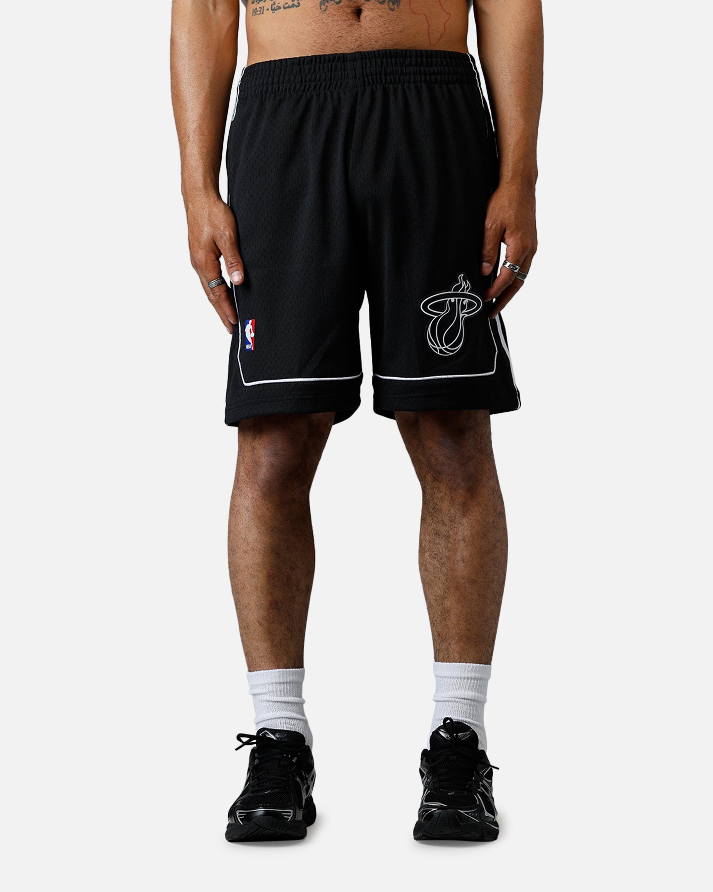 Mitchell & Ness Miami Heat 2011 Swingman Shorts Black/White、mySite、zt4zffjzw