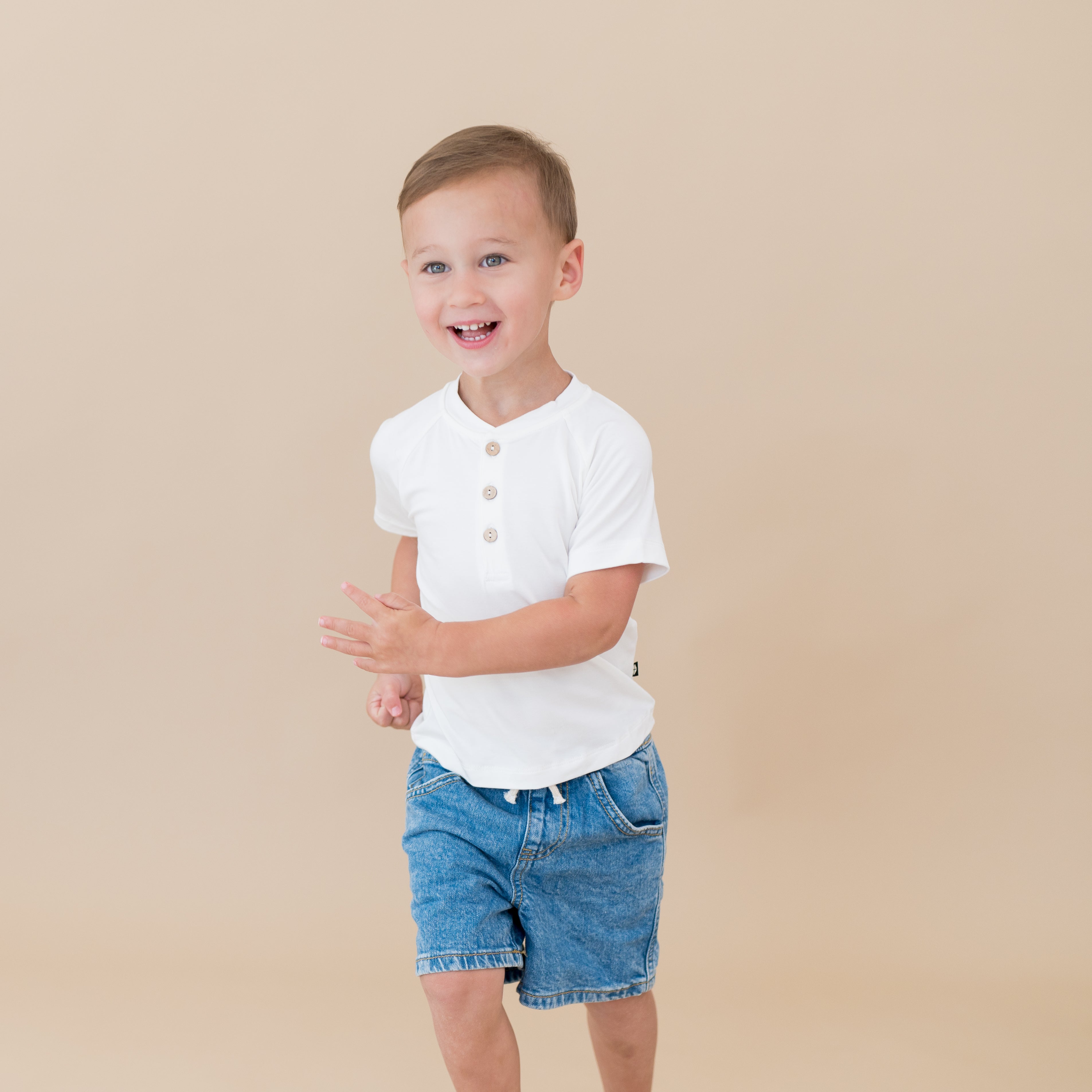  Short Sleeve Toddler Henley Tee in Cloud、mySite、layawaytickets