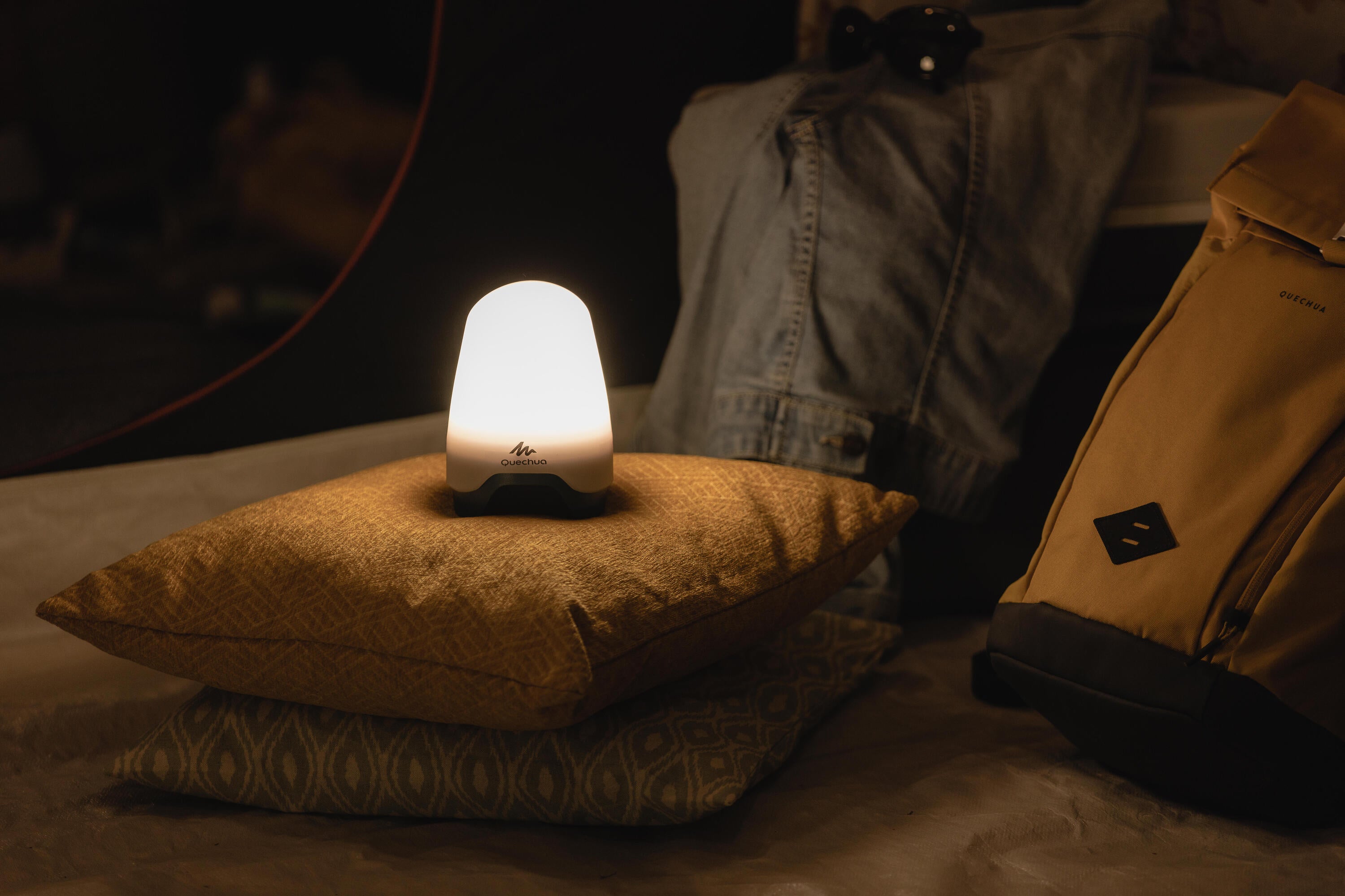 Quechua CAMPING LAMP - BL 200 RECHARGEABLE - 200 LUMENS