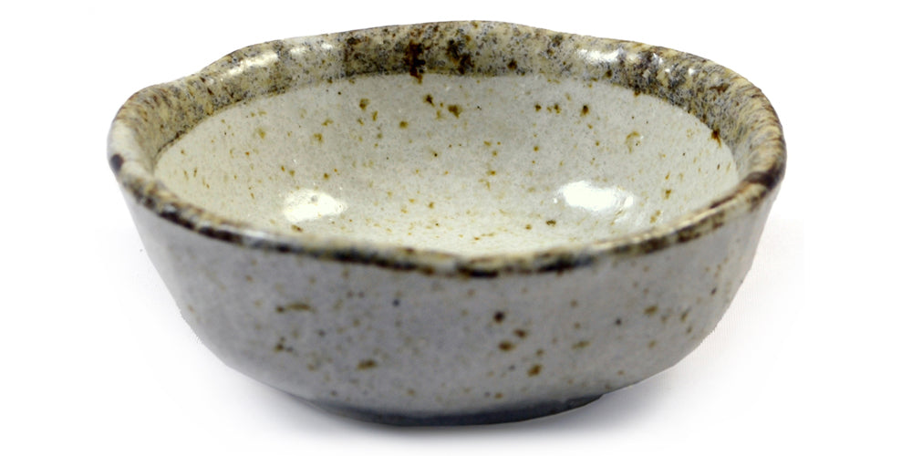Small Beige Glazed Japanese Ceramic Dish、mySite、topwebapps