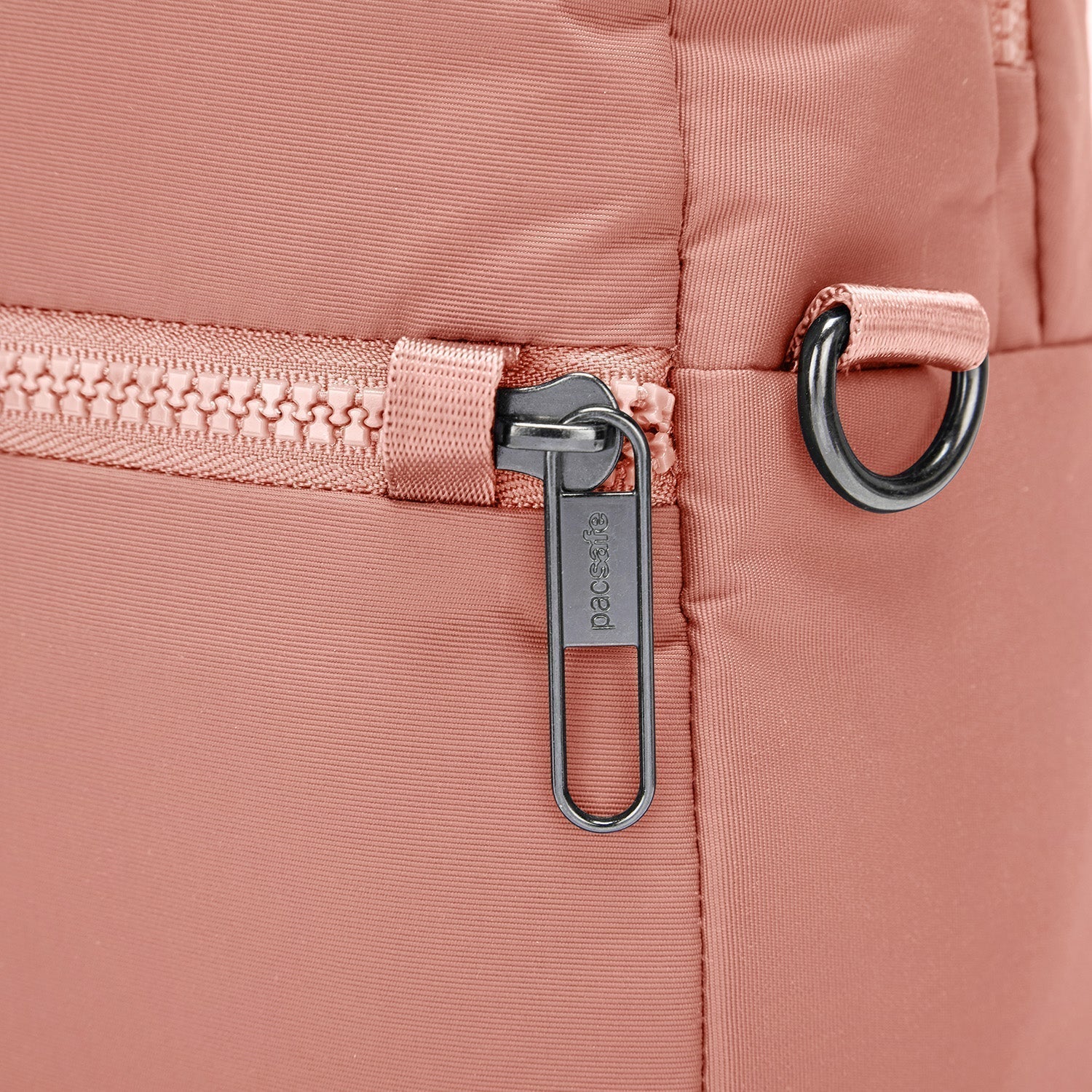 Pacsafe® CX anti-theft convertible backpack、mySite、garagedoors4me