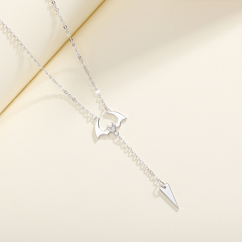Bat Necklace-Cute flying Bat in Sterling Silver Adorns Your Neck、mySite、g9winljtr