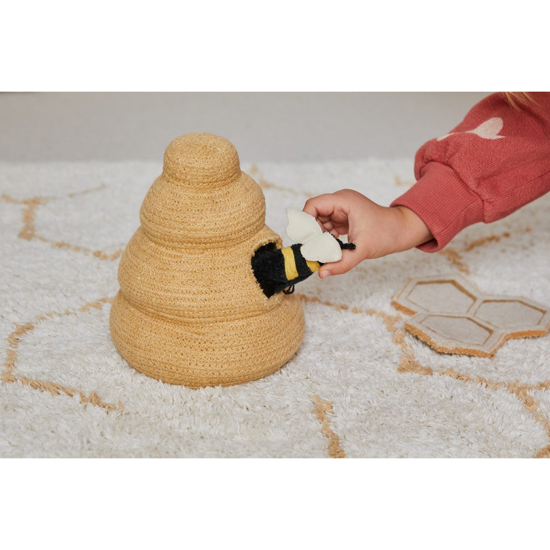 Planet Bee Pollination Play Rug、mySite、gigharbornorthrealestate