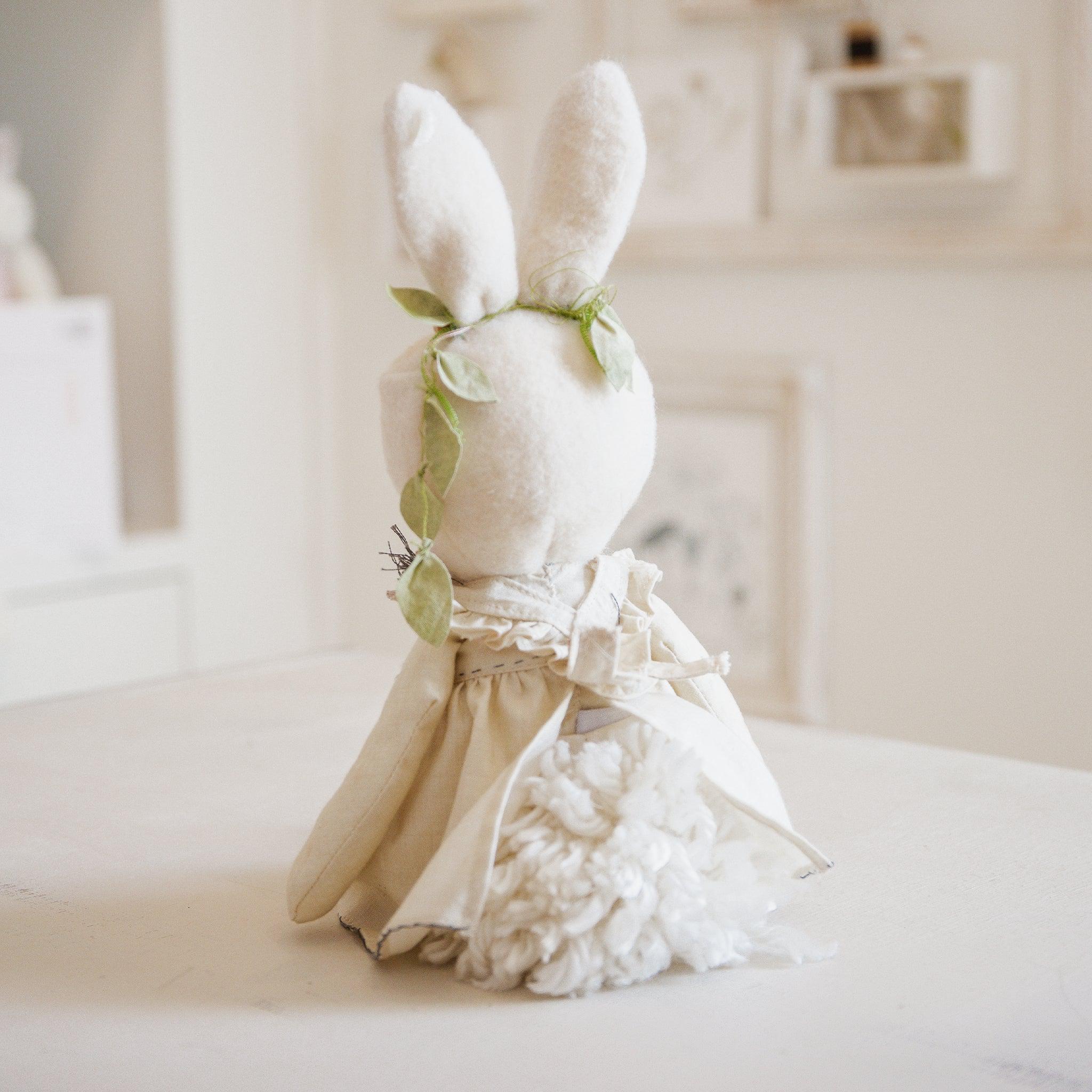 RETIRED - Hutch Studio Original - Lady Bumble Bug - Hand-Crafted Cotton Bunny、mySite、g9winljtr