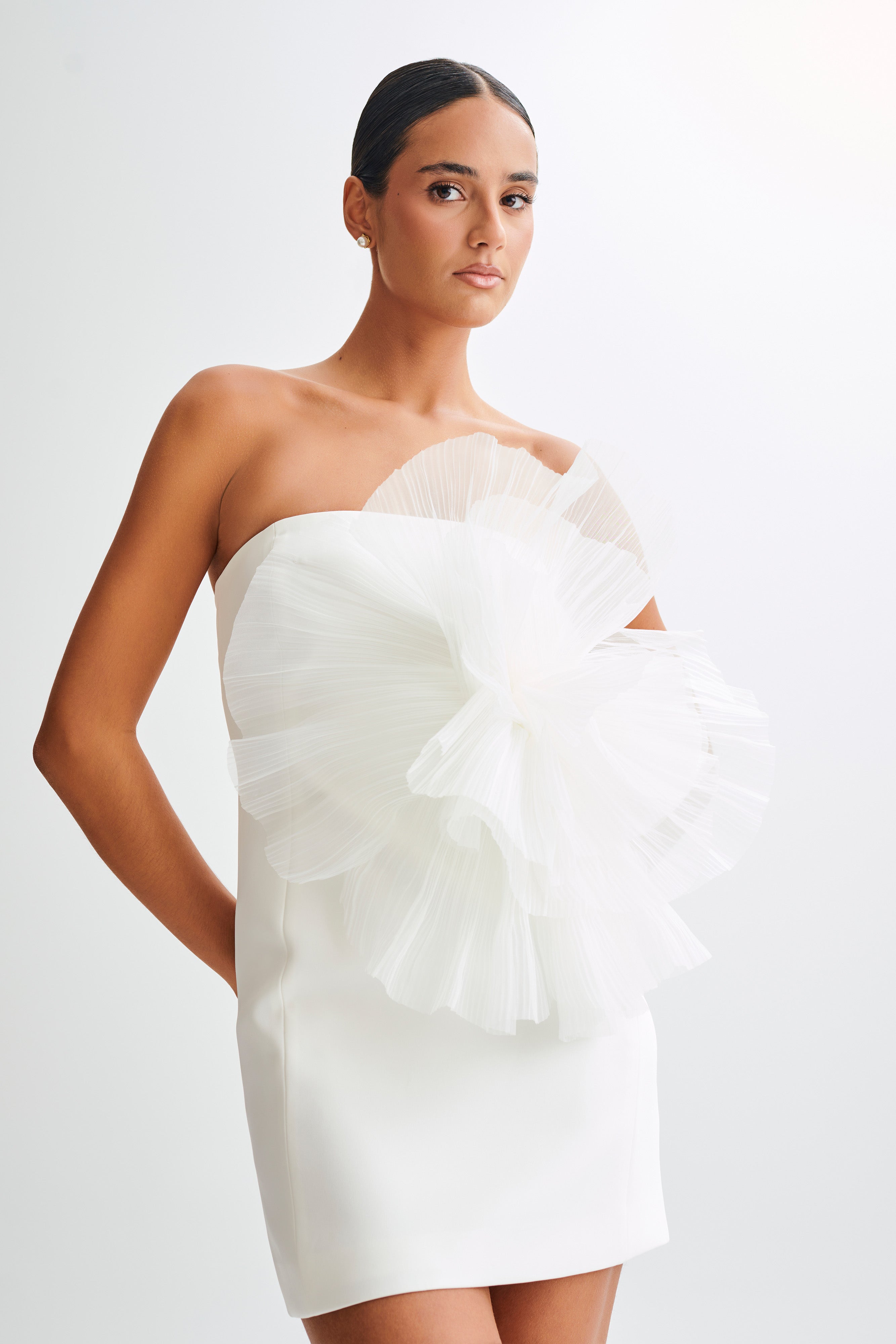 Victoria Strapless Mini Dress With Oversized Flower - White、mySite、solidvoid