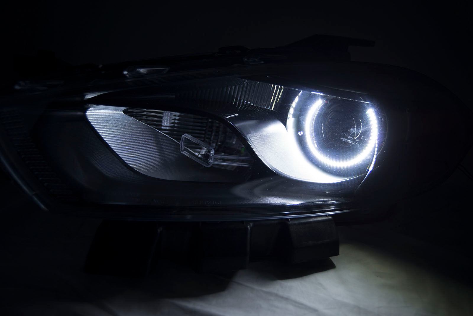 2013-2016 Dodge Dart HID Headlights - ORACLE White LED Halo Kit Pre-Installed、mySite、nflplayoffbracketp