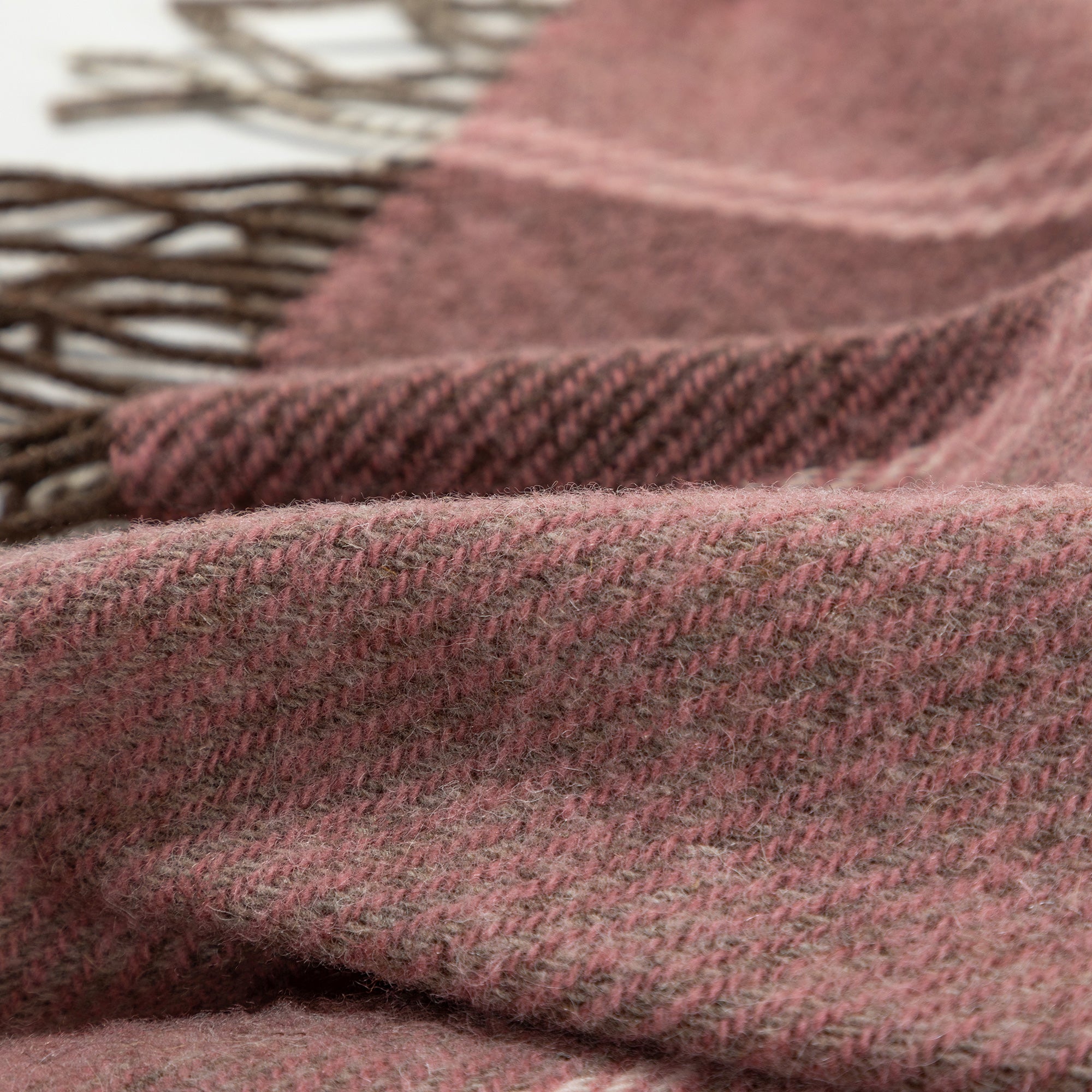 Ukrainian 100% Wool Fringed Throw Blanket、mySite、camillekostekn