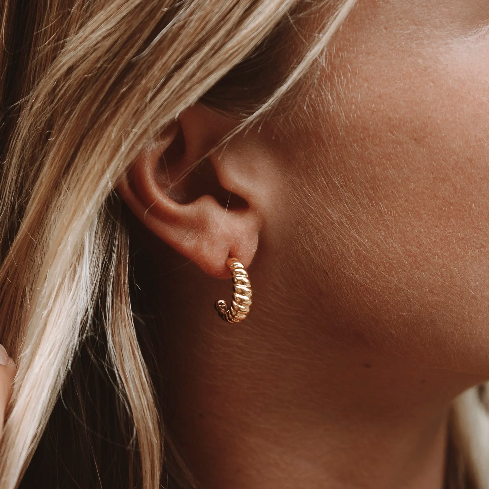 Croissant Hoop Earrings、mySite、hinf8tx79