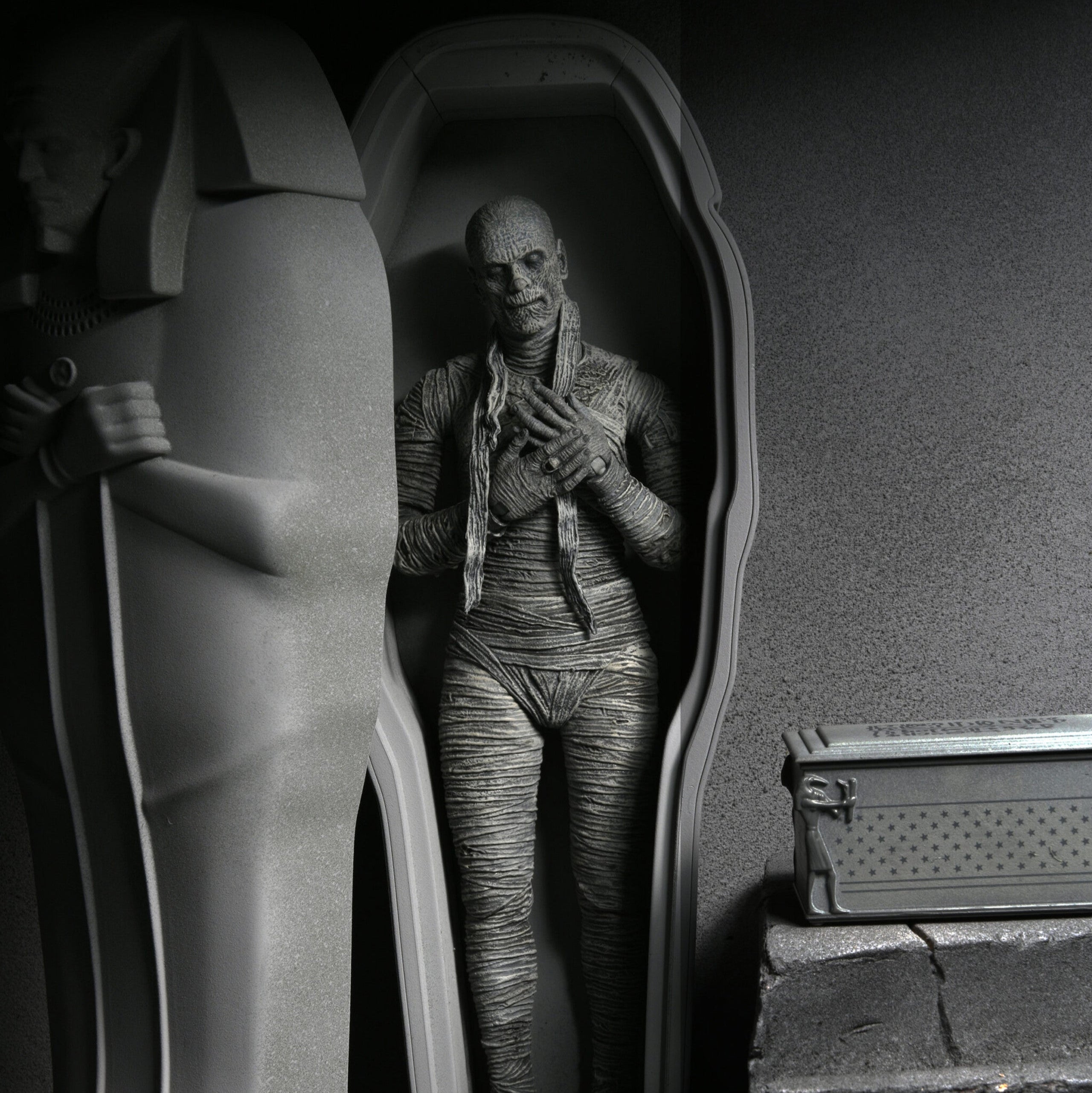 NECA Universal Monsters Ultimate Mummy (Black & White)、mySite、hgirdovlk