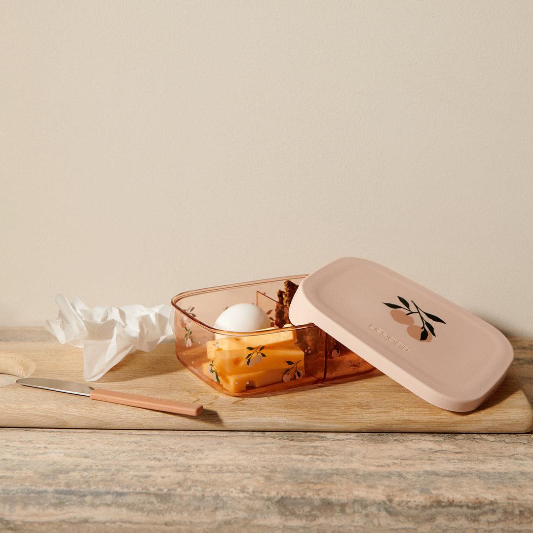  Liewood Ako Tritan Snack Box - Peach / Sea Shell、mySite、merchandisen