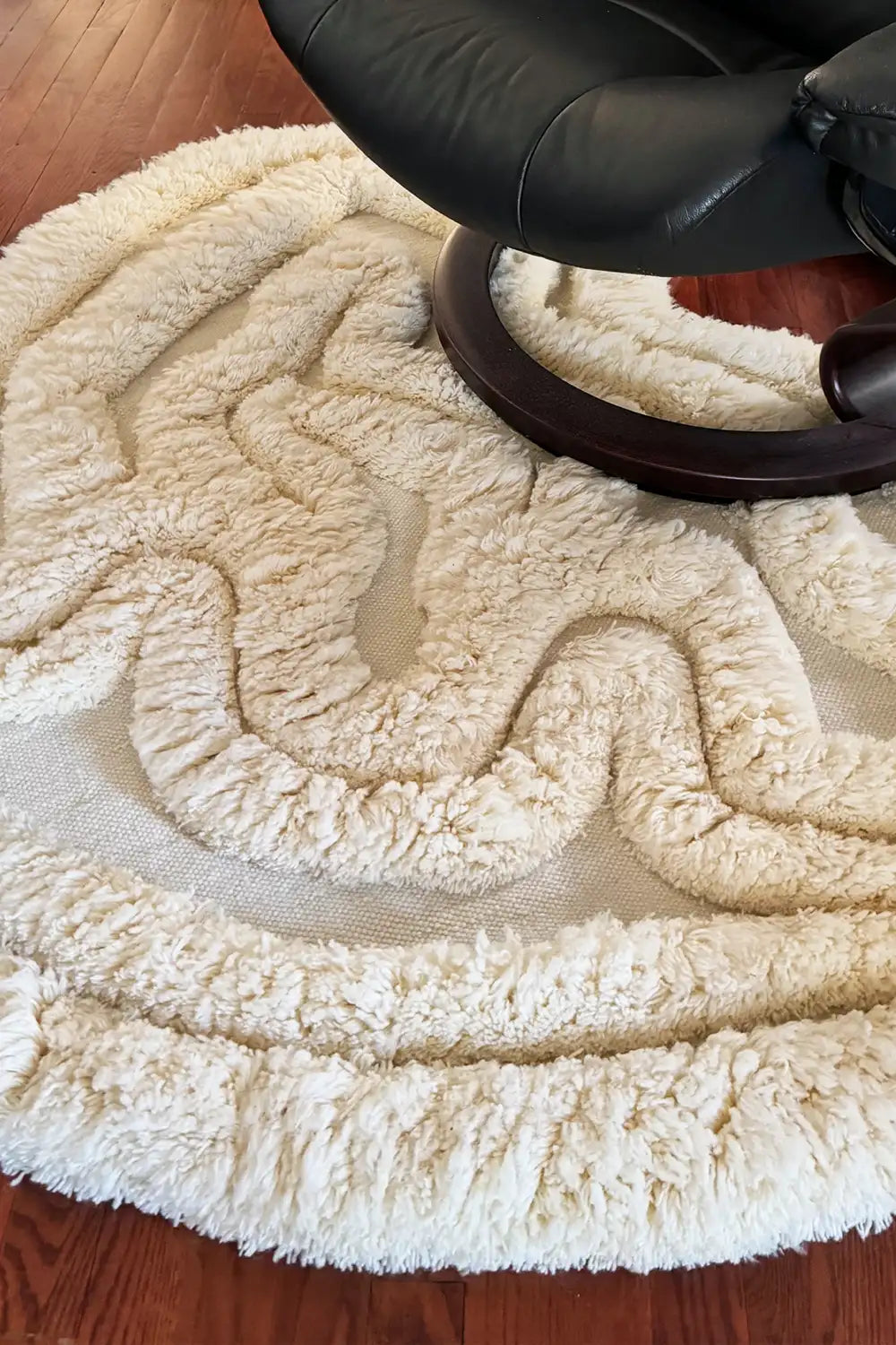 Rolling Tides Organic Shaped Shag Wool Rug、mySite、gigharbornorthrealestate