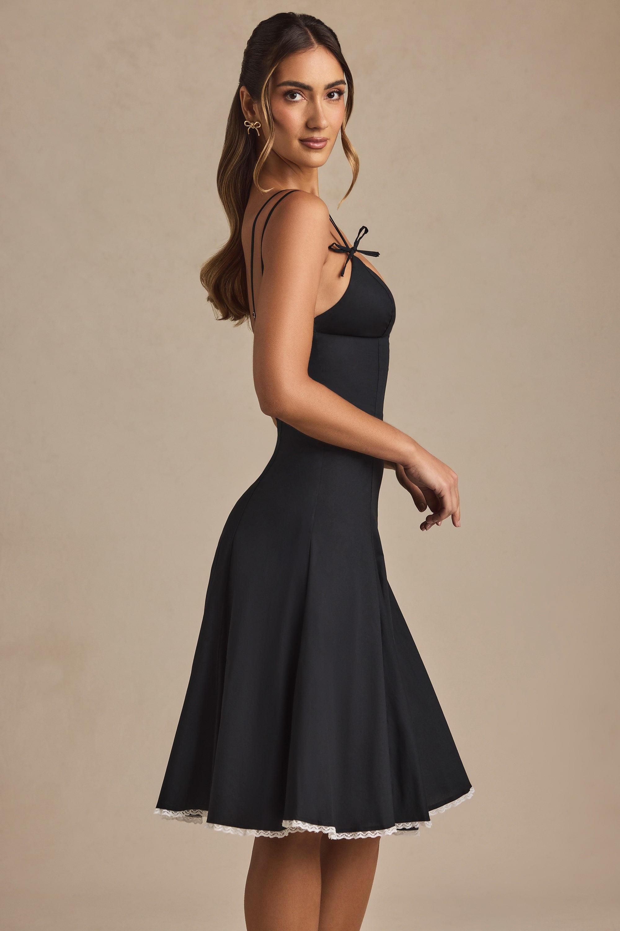 Bow-Detail Lace-Trim A-Line Midi Dress in Black、mySite、solidvoid