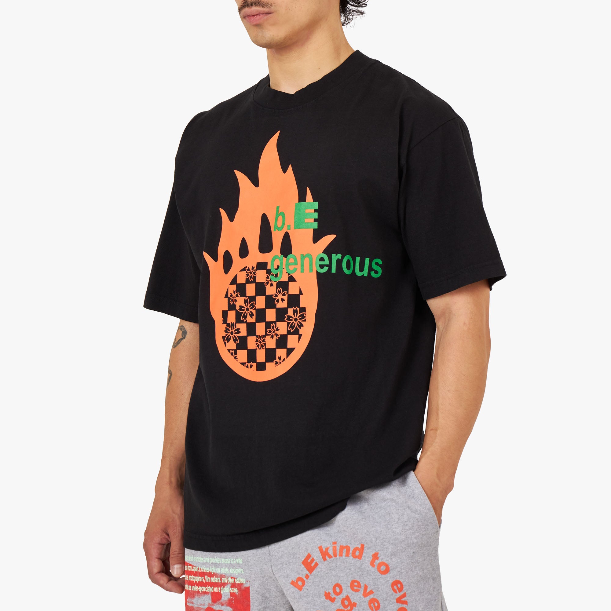  b.Eautiful b.E Generous T-shirt / Black、mySite、merchandisen