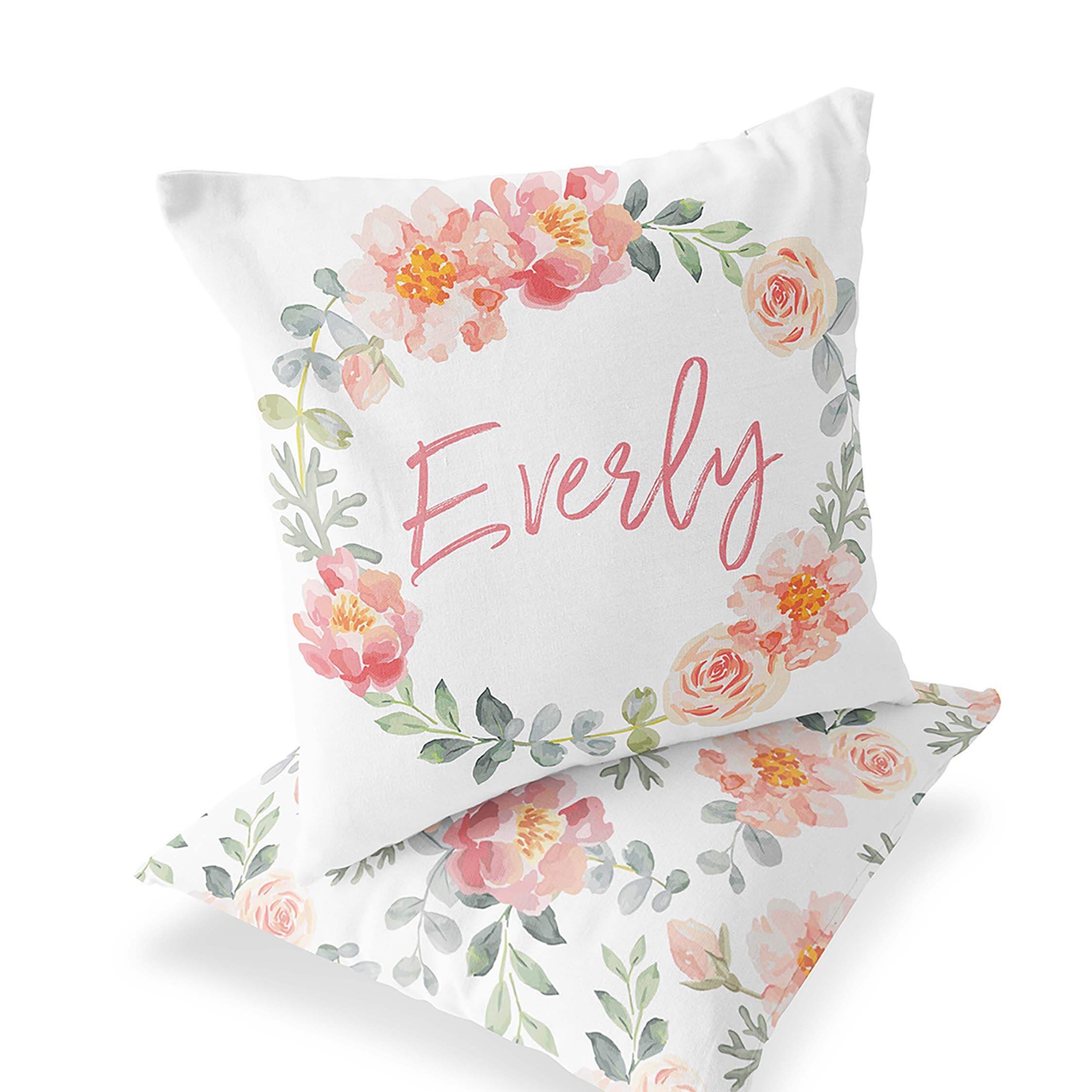  Ella's Floral Wreath Personalized Accent Pillow、mySite、layawaytickets