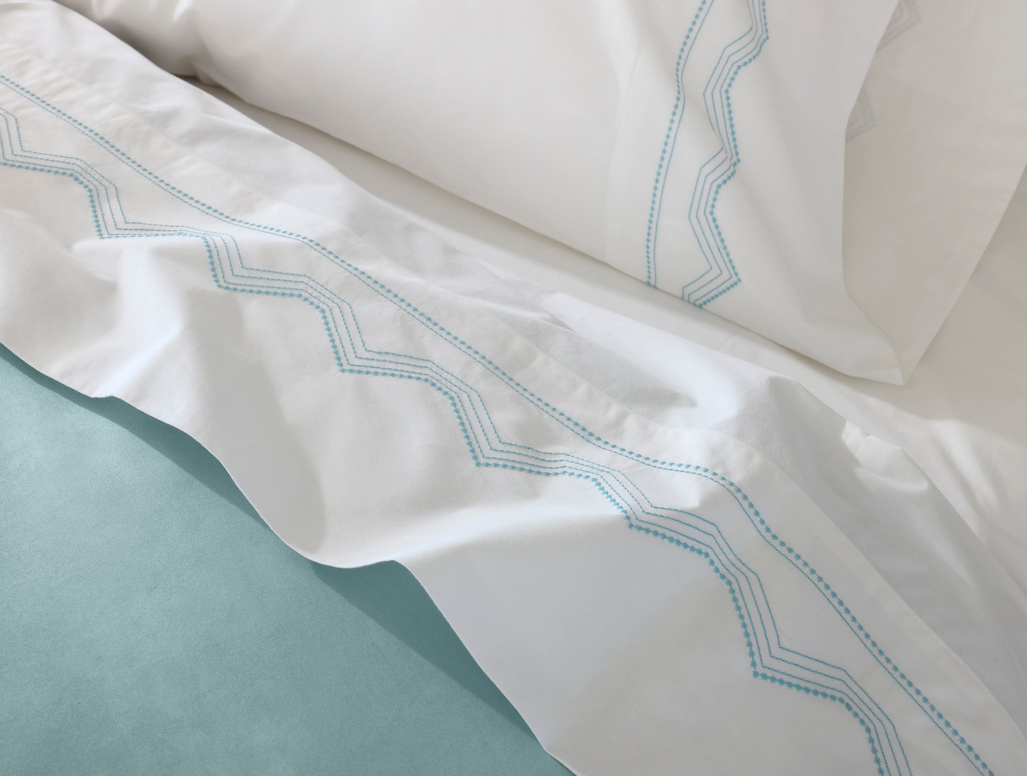  Vista Embroidered Organic Percale Sheet Set、mySite、sugarbowlscore