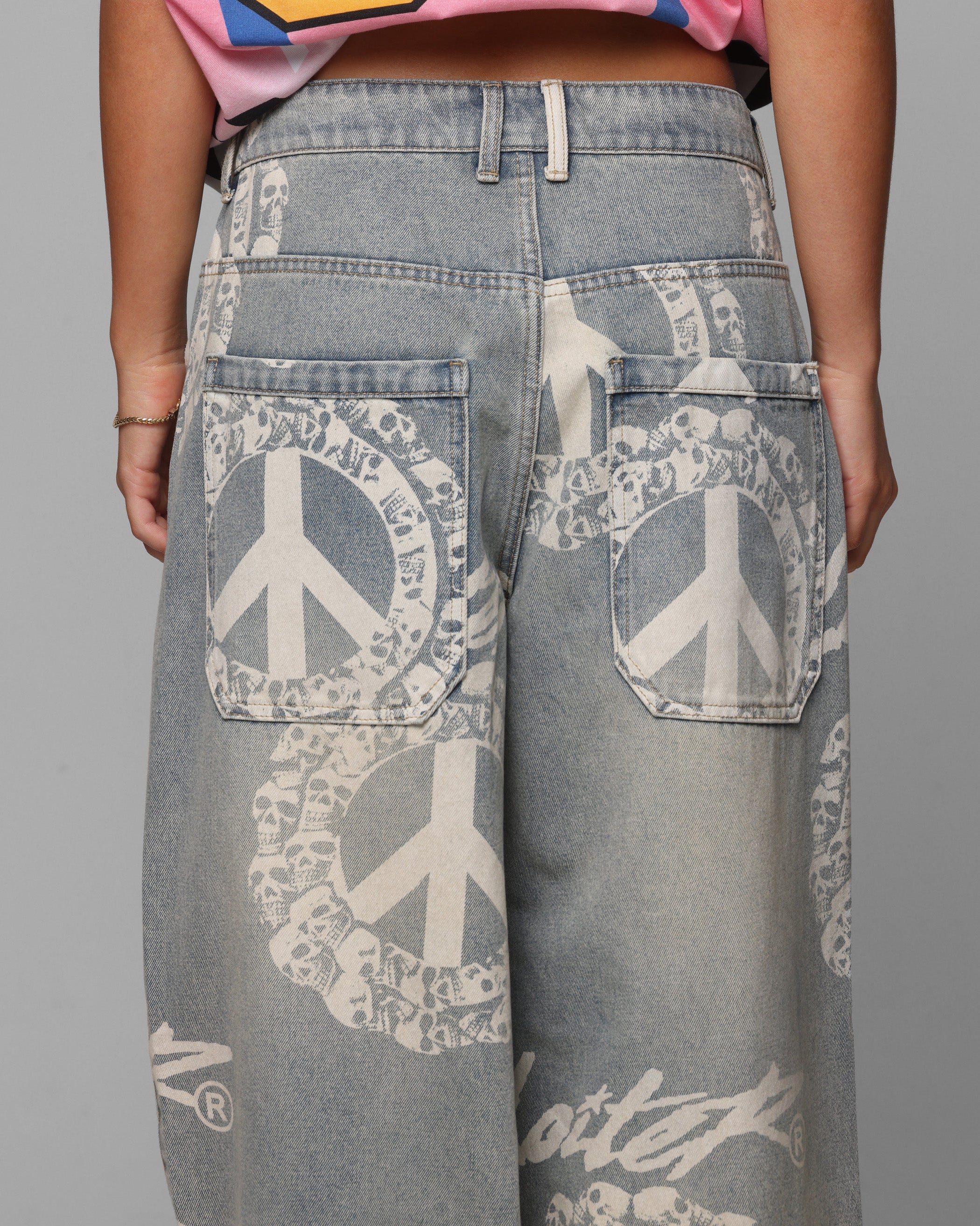 {product_title} - {shop_name}