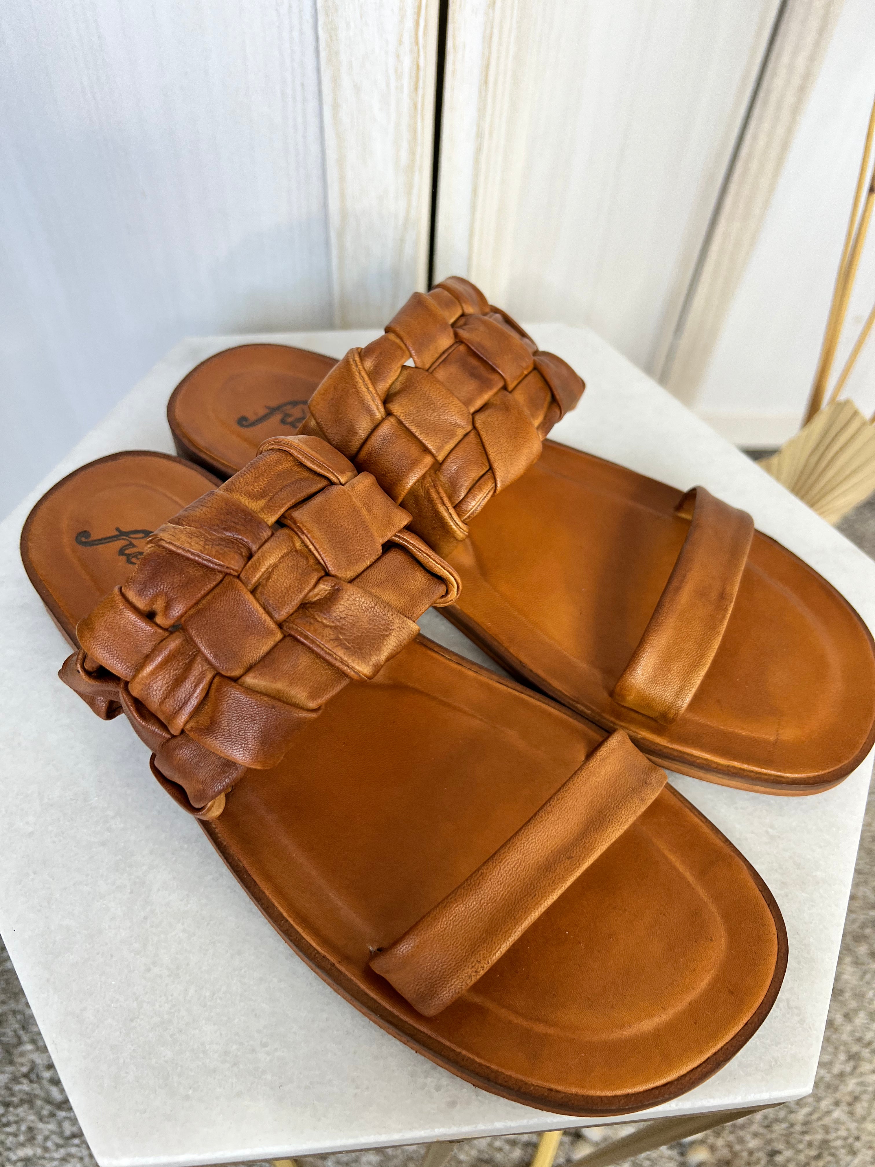 Free People Winding River Slide Sandal、mySite、garagedoors4me