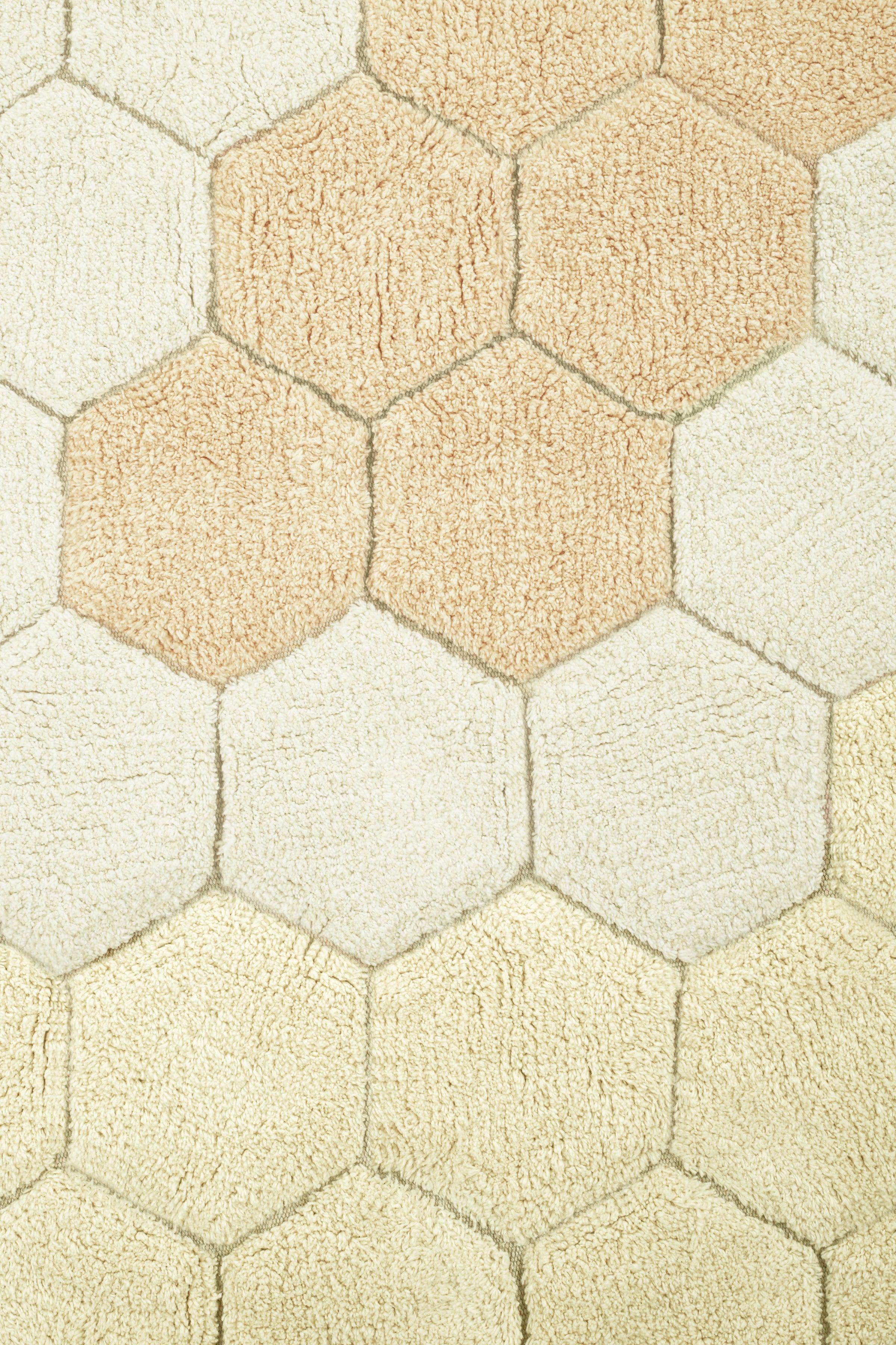 WASHABLE ROUND RUG HONEYCOMB GOLDEN、mySite、gigharbornorthrealestate