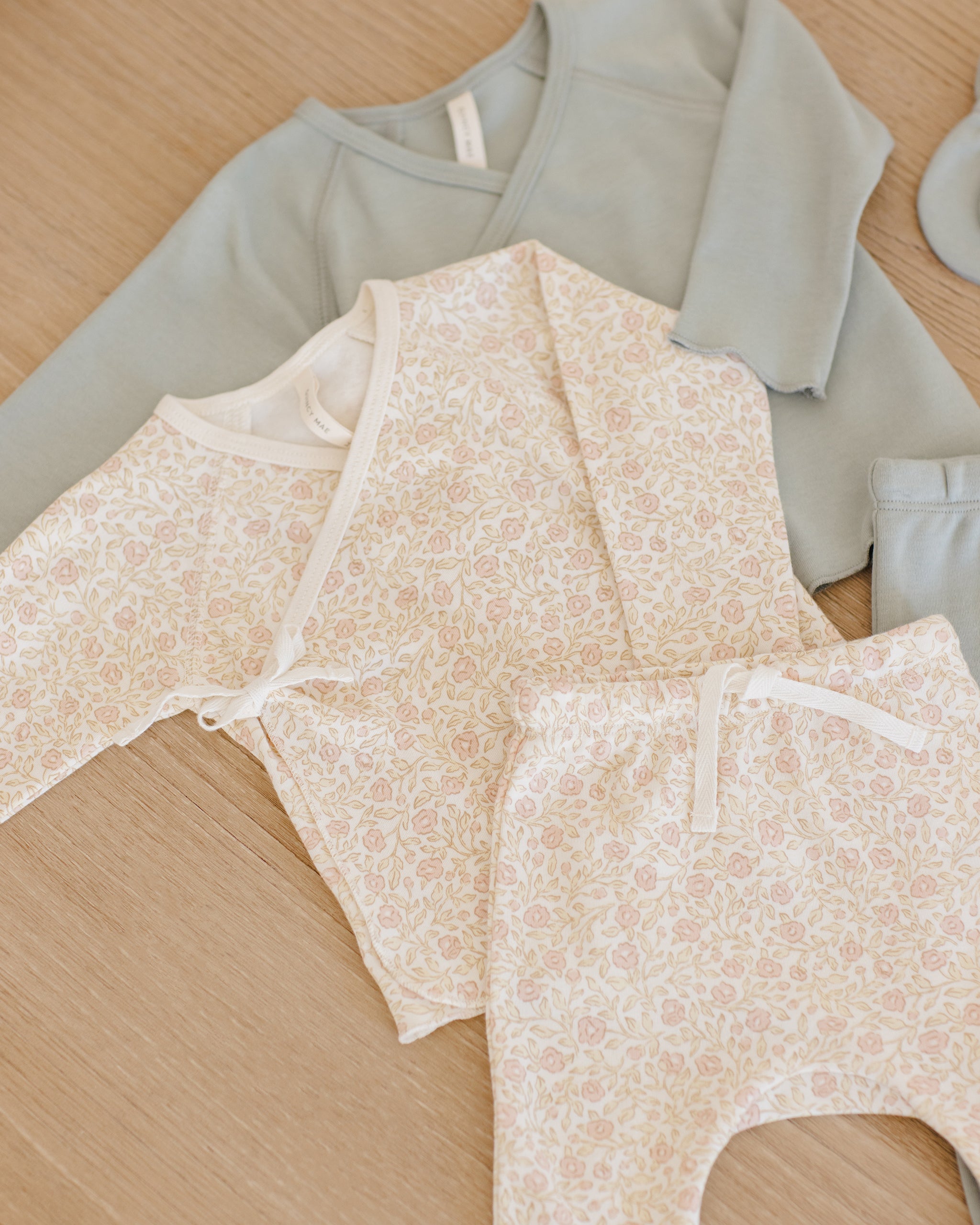  Wrap Top + Footed Pant Set || Sage、mySite、layawaytickets