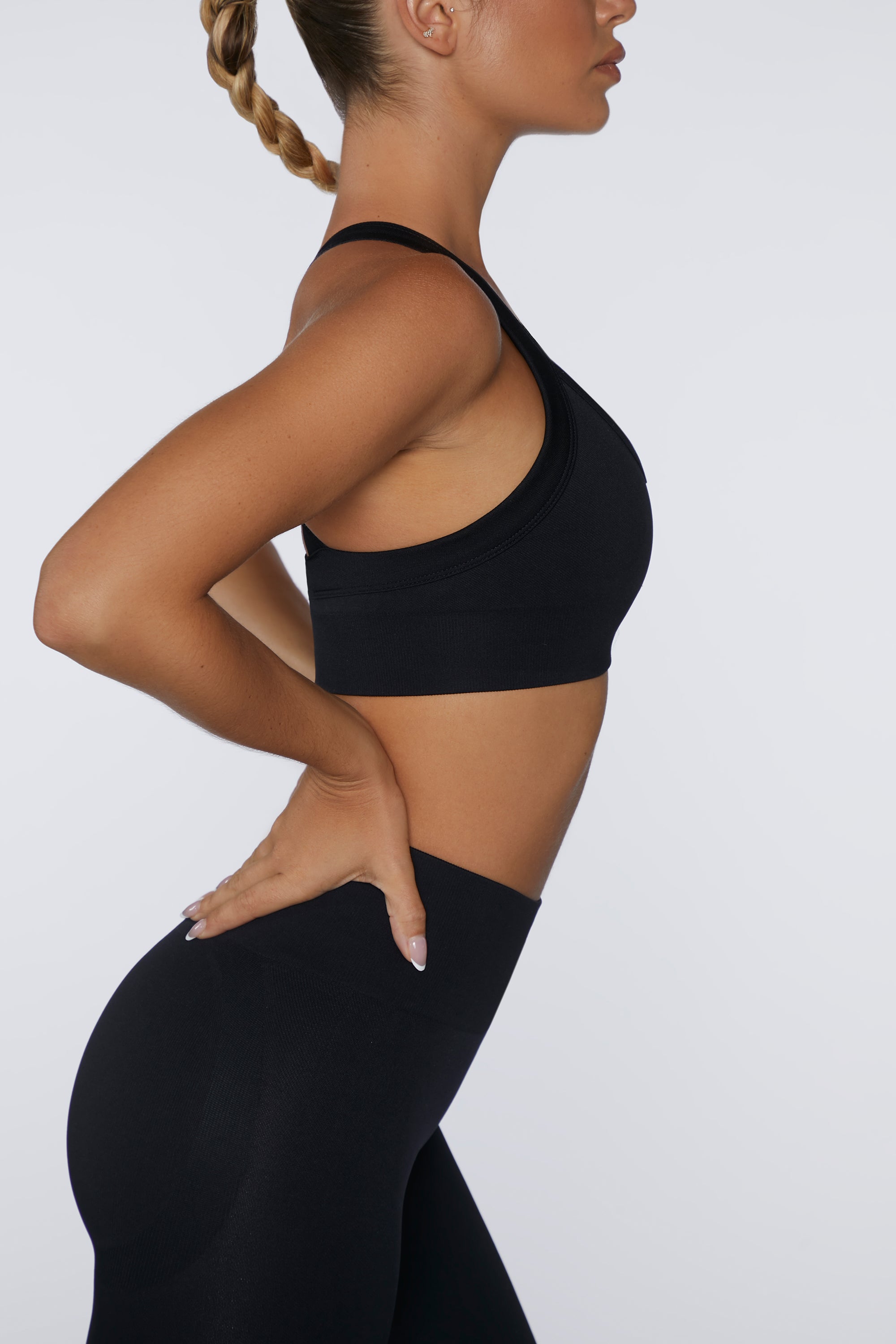 Cross Back Sports Bra in Black、mySite、solidvoid