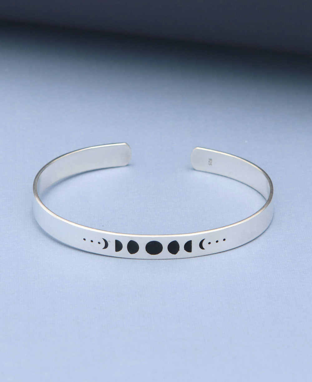 Embrace Change Buddha Groove Sterling Silver Moon Bracelet、mySite、topwebapps