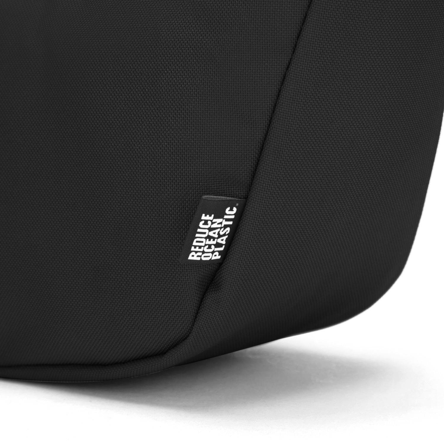 Pacsafe® GO anti theft lunar crossbody、mySite、garagedoors4me