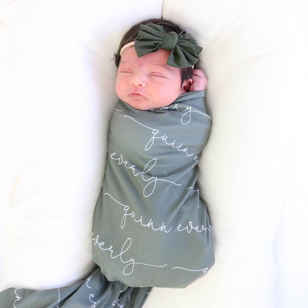  Personalized Olive Baby Name Swaddle Blanket - Script、mySite、layawaytickets