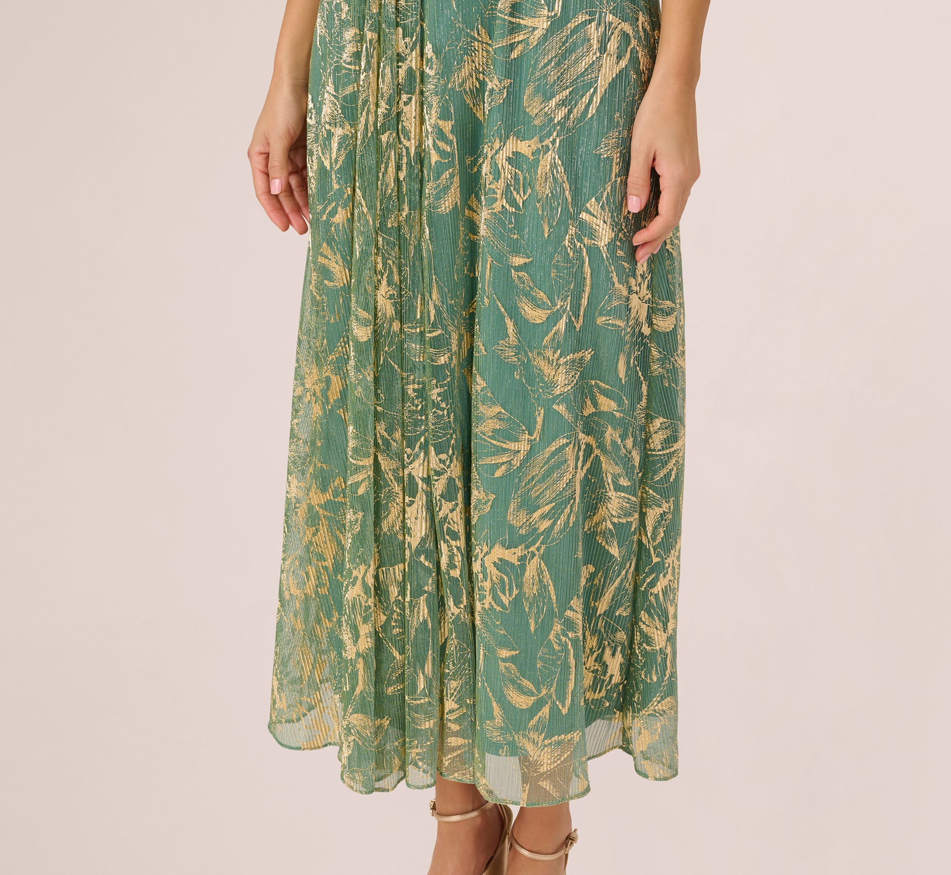 Sleeveless Metallic Crinkle Midi Dress In Sage Gold、mySite、solidvoid