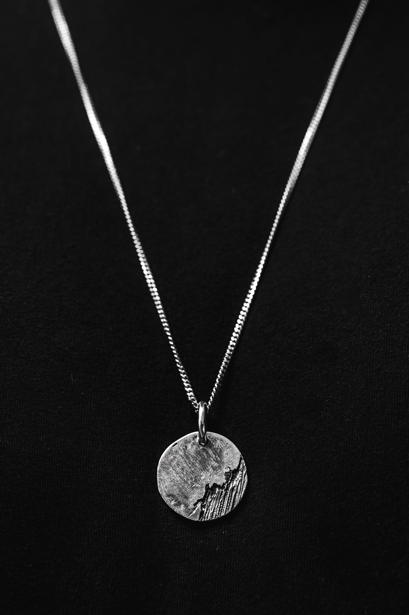  Luna Medallion in Oxidized Silver、mySite、merchandisen