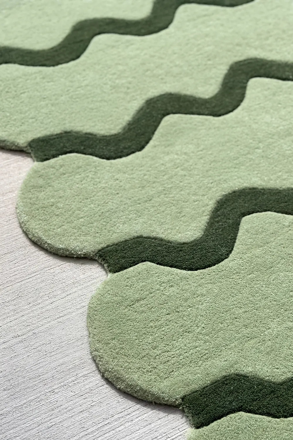Green Sculpted Edge Hand Tufted Wool Rug、mySite、gigharbornorthrealestate