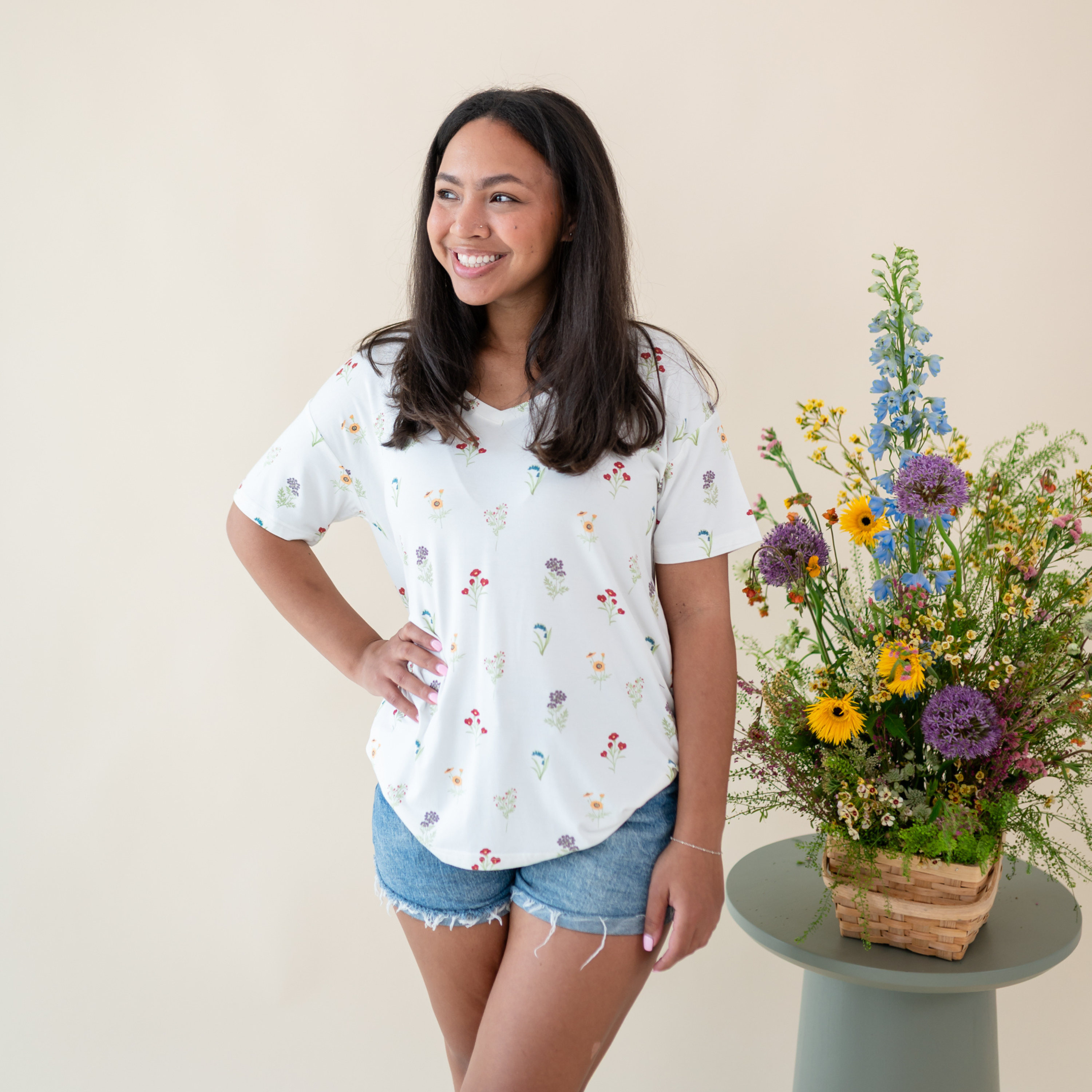  Women’s Relaxed Fit V-Neck in Wildflower、mySite、layawaytickets