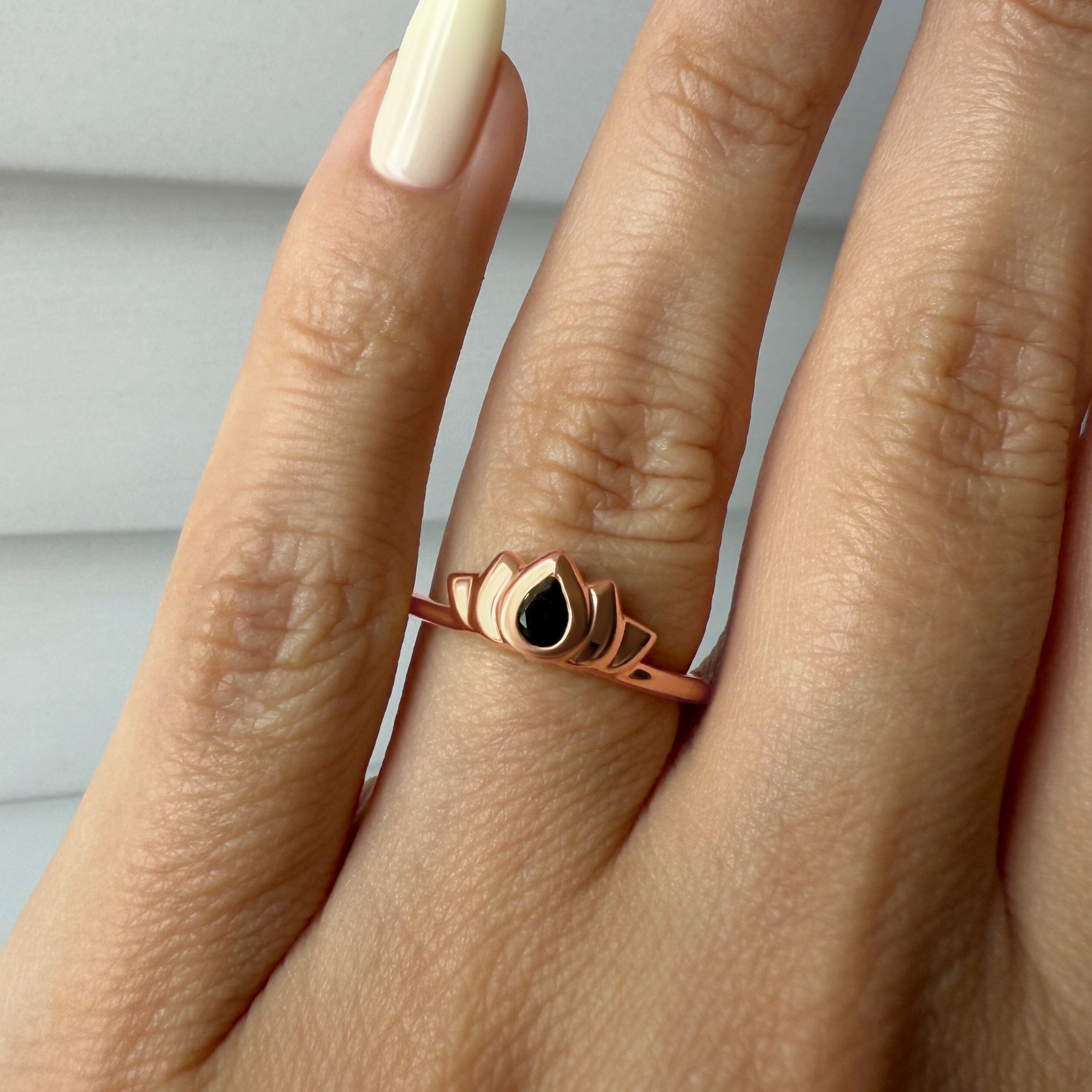 Black Obsidian Ring - Dainty Lotus、mySite、hinf8tx79