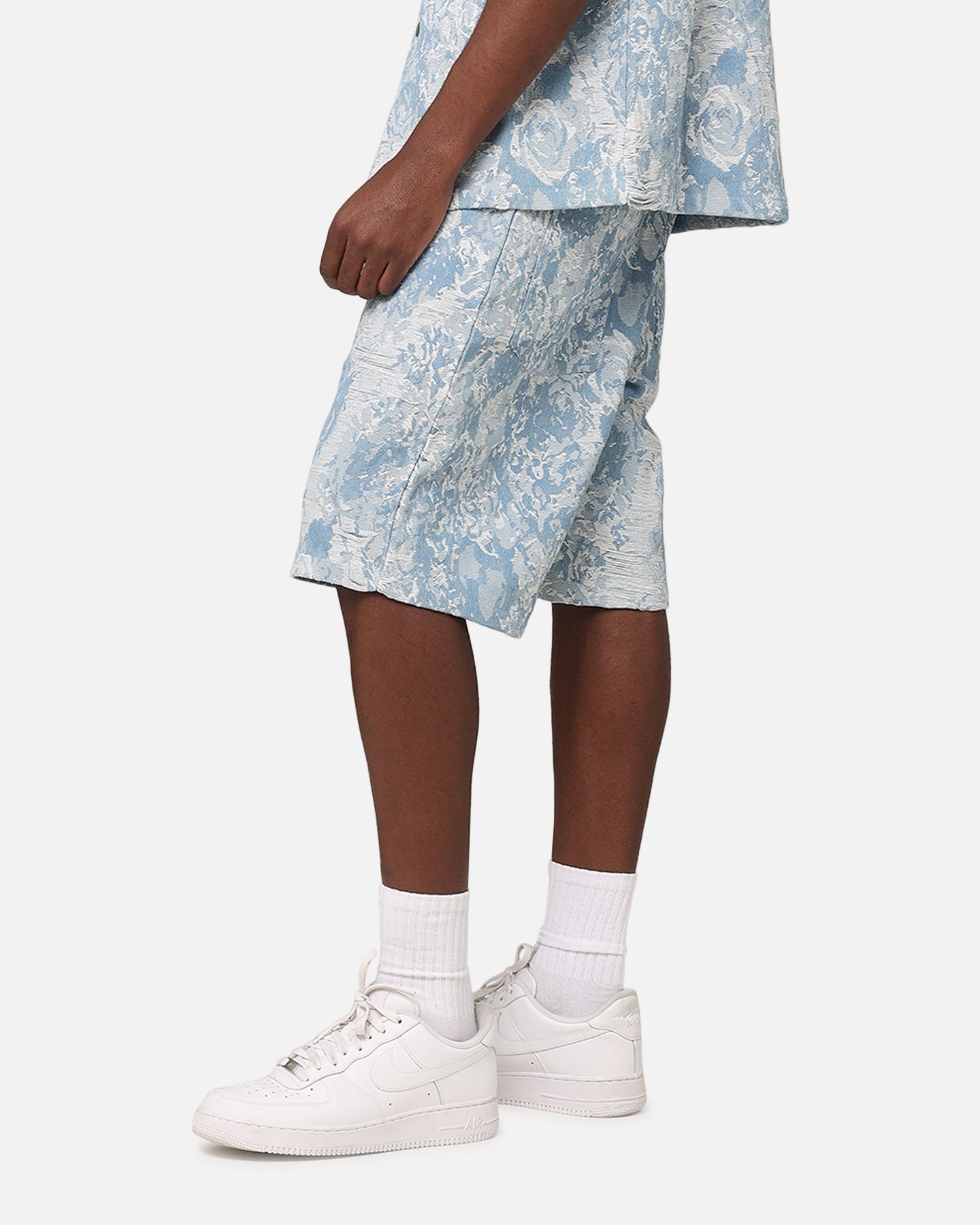 {product_title} - {shop_name}