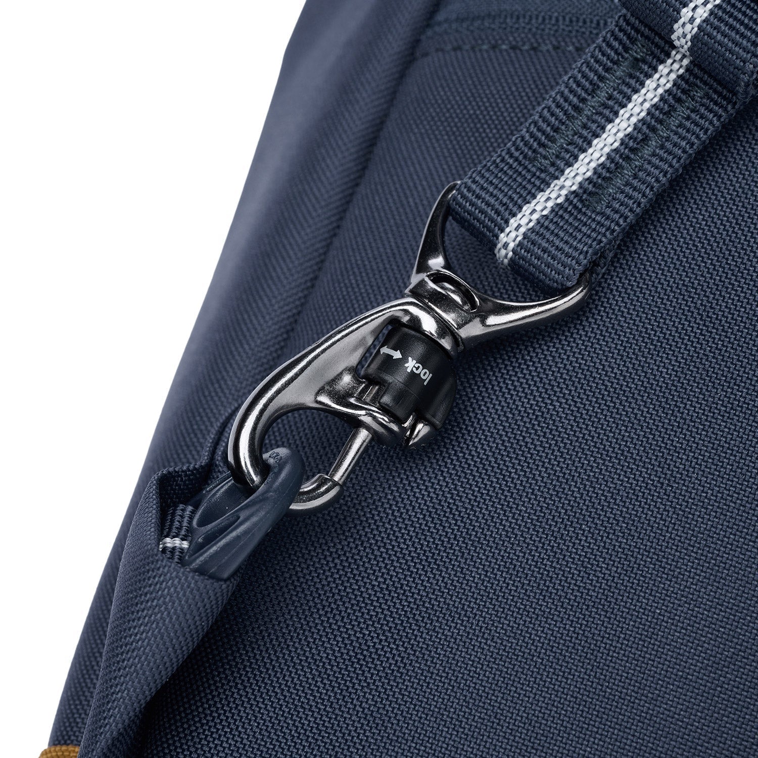 Pacsafe® GO 15L anti-theft backpack、mySite、garagedoors4me