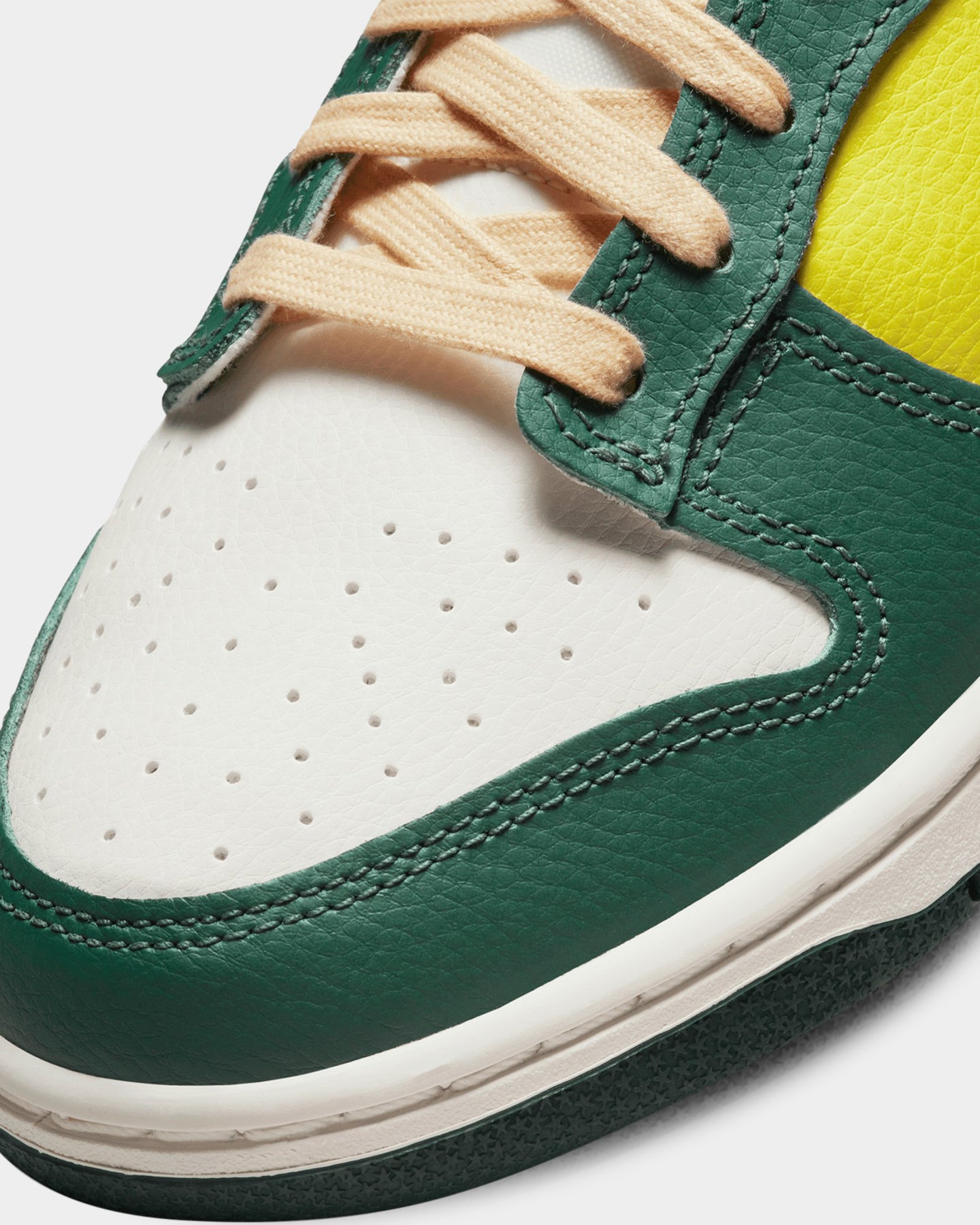 Nike Women's Dunk Low SE Noble Green Sail/Noble Green、mySite、zt4zffjzw