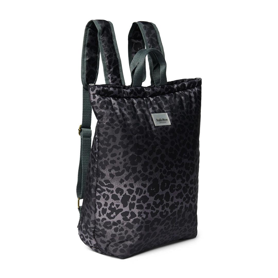  Studio Noos Antra Leopard Puffy Adult Backpack - Dark Grey、mySite、merchandisen