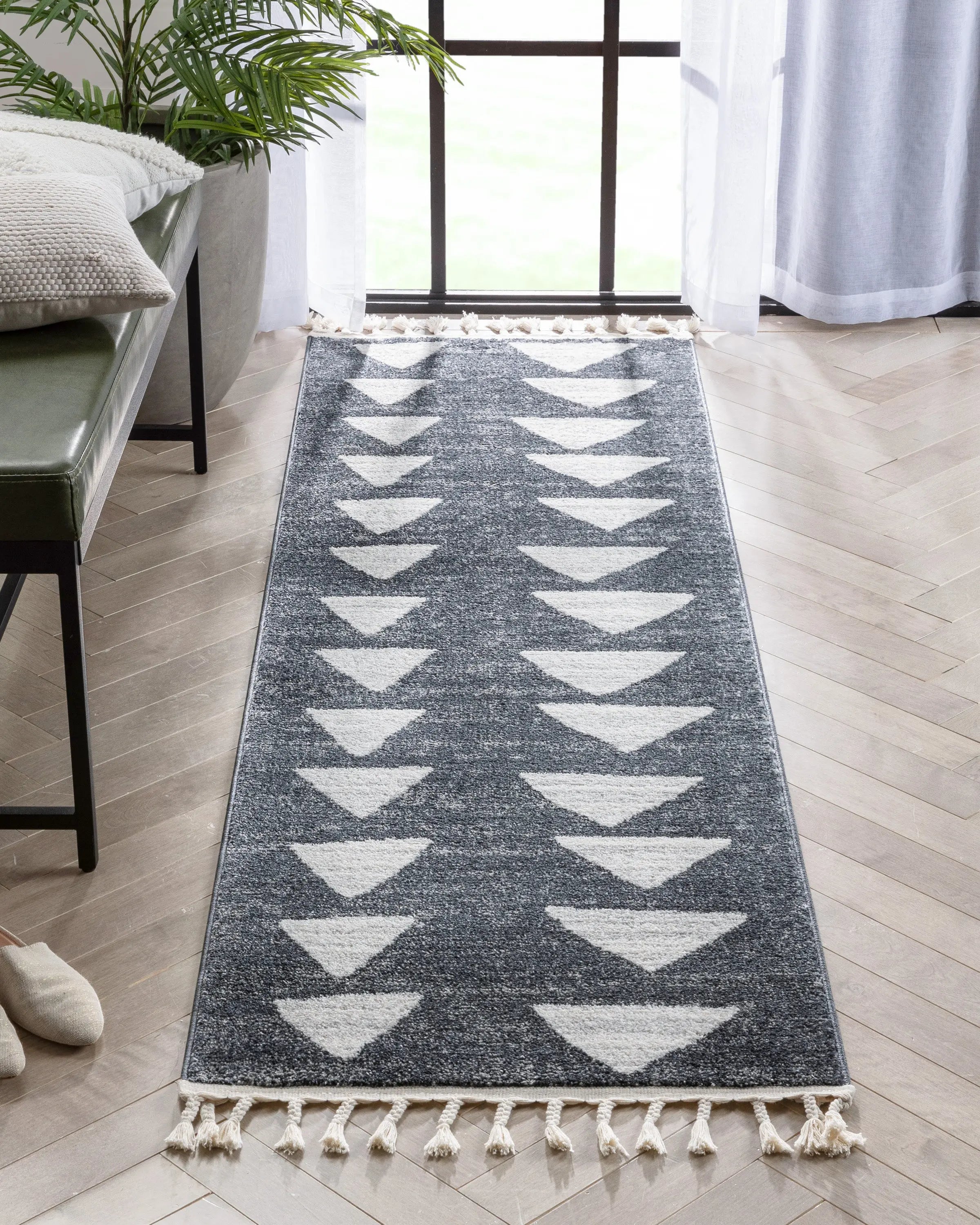 Triangles Modern Geometric Pattern Grey Kids Rug、mySite、gigharbornorthrealestate