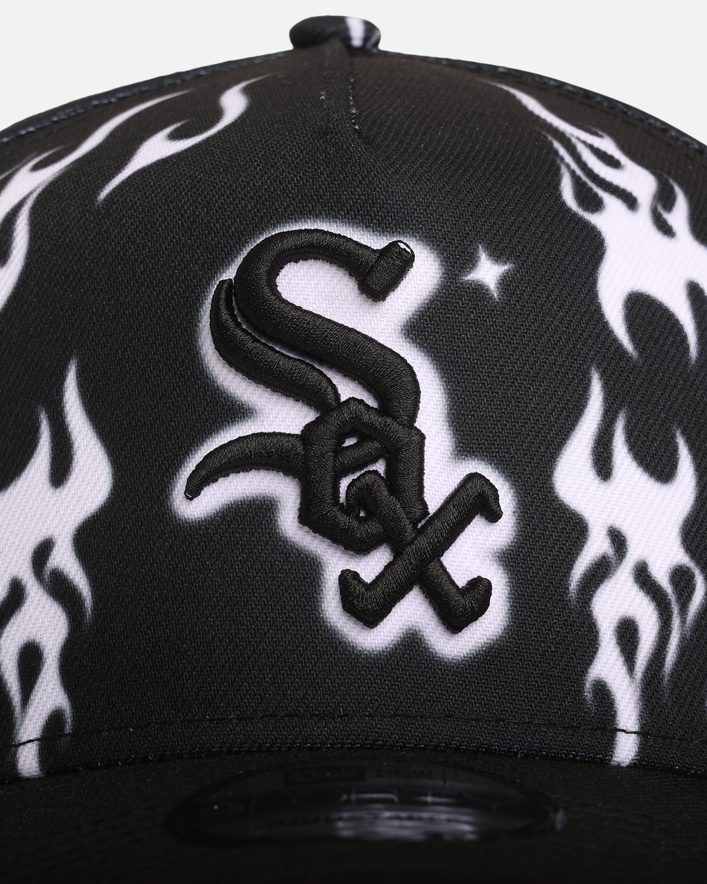 New Era Chicago White Sox 'Crown Flames' 9OFRTY A-Frame Snapback Black/White、mySite、zt4zffjzw