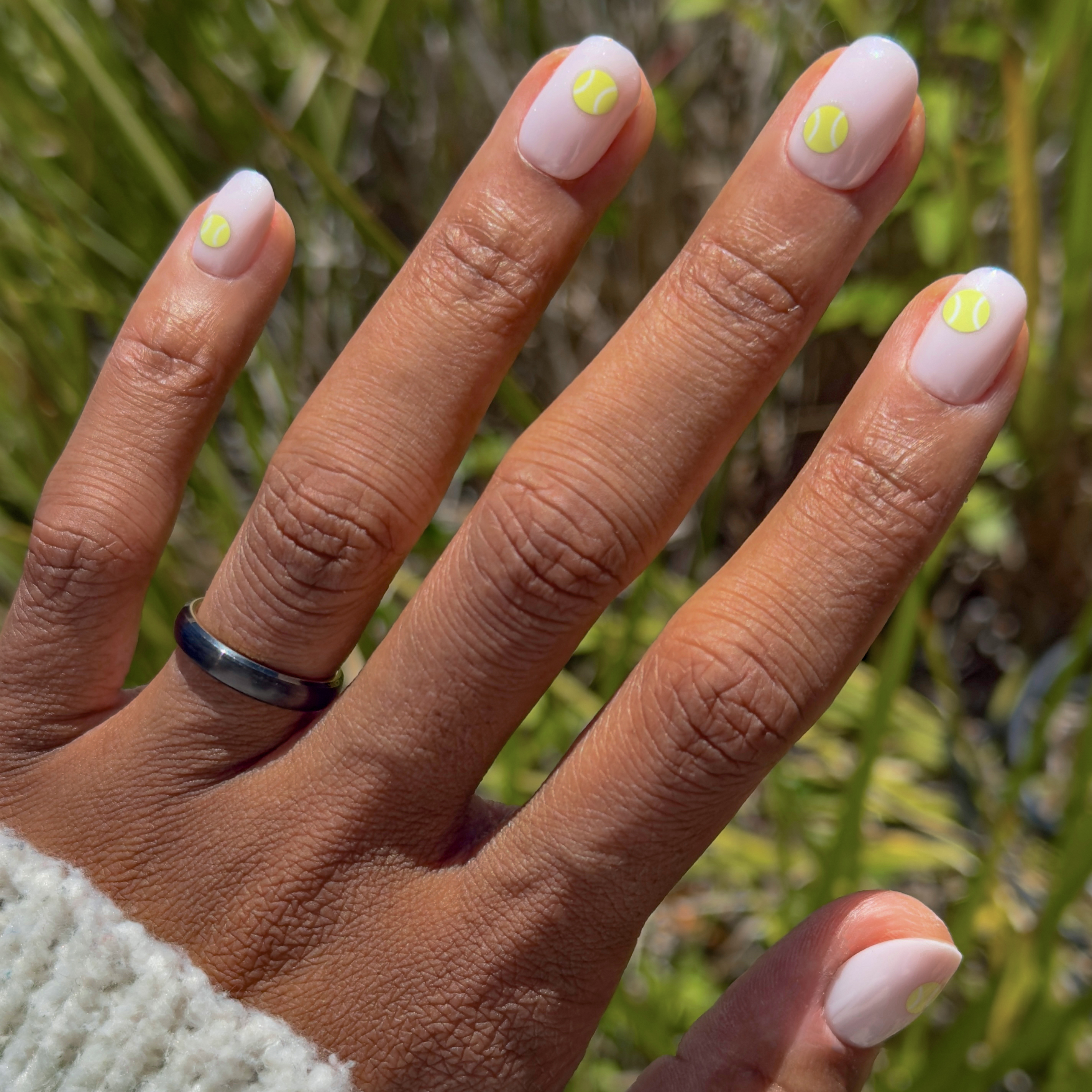 Perfect Serve - Press-On | Extra Short | Squoval、mySite、solidvoid