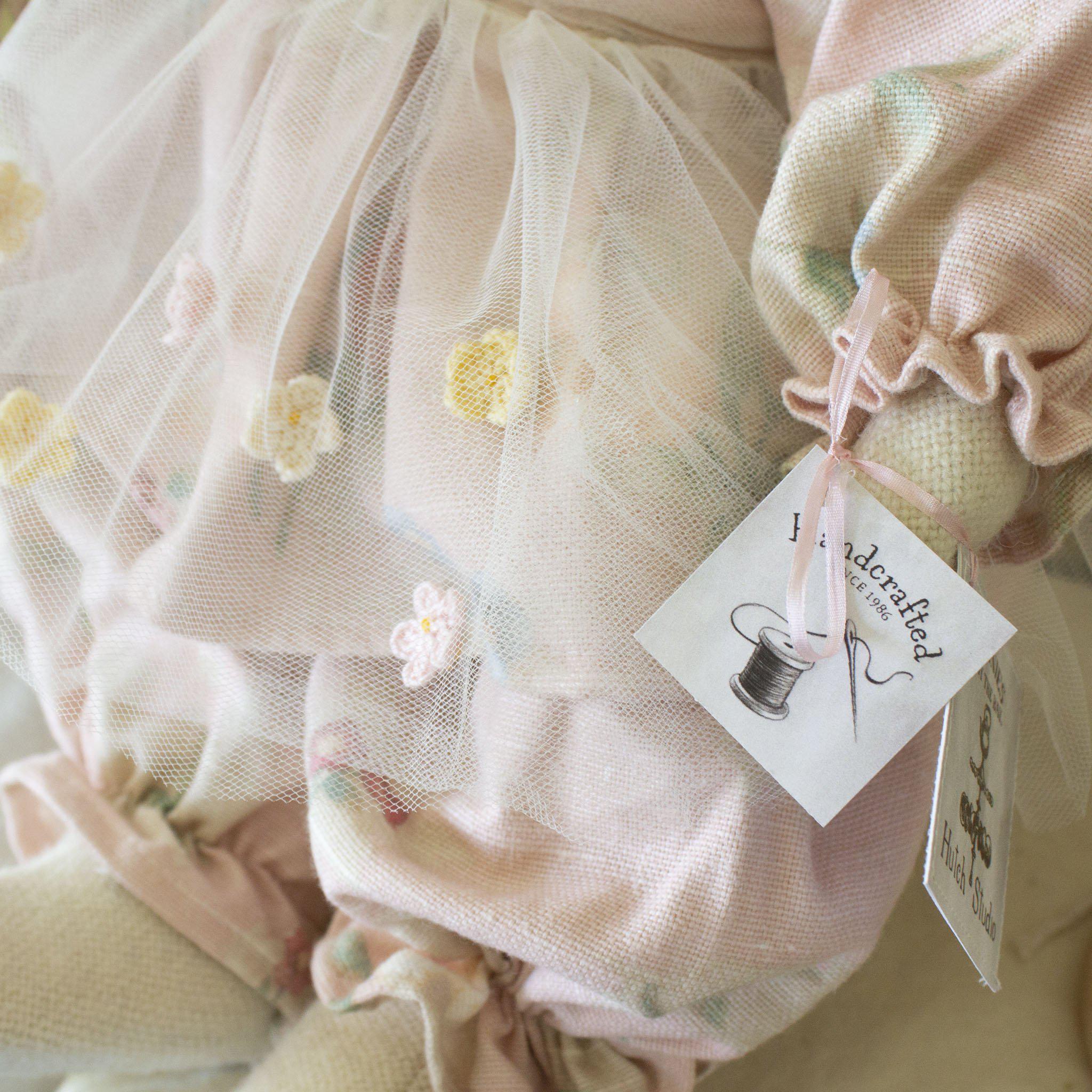 RETIRED - Hutch Studio - Bunny Bushel - One Of A Kind Bunny、mySite、g9winljtr