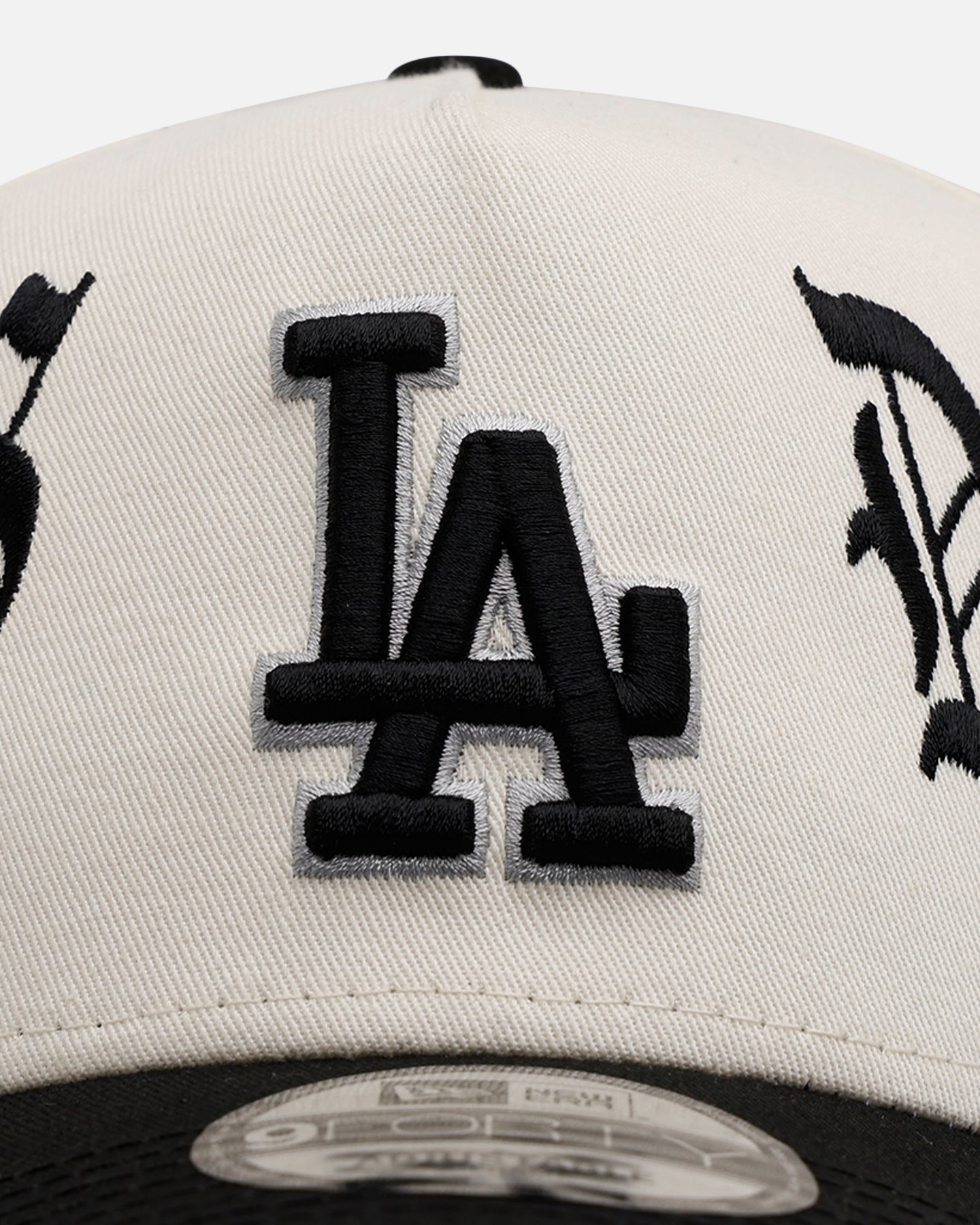 New Era Los Angeles Dodgers 'Gothic Script Two Tone' 9FORTY A-Frame Snapback Chrome/Black、mySite、zt4zffjzw