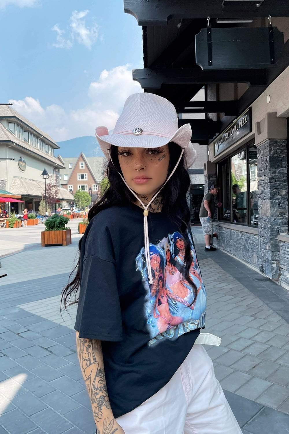 {product_title} - {shop_name}