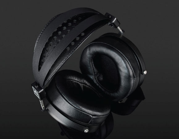 Headphone-Zone-Audeze-LCD-X-_Music-Creator-Special
